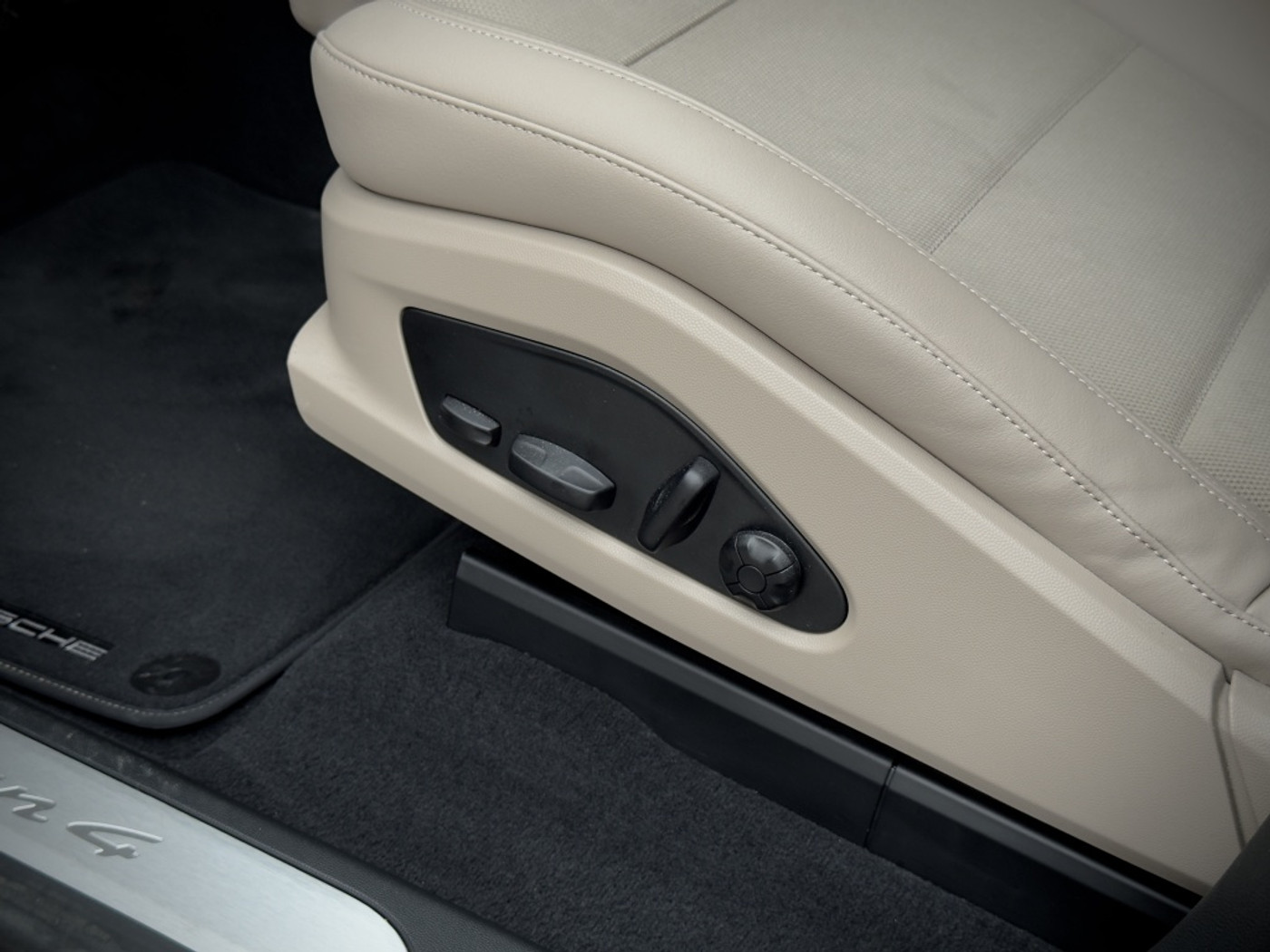 Foto van Porsche Macan 4