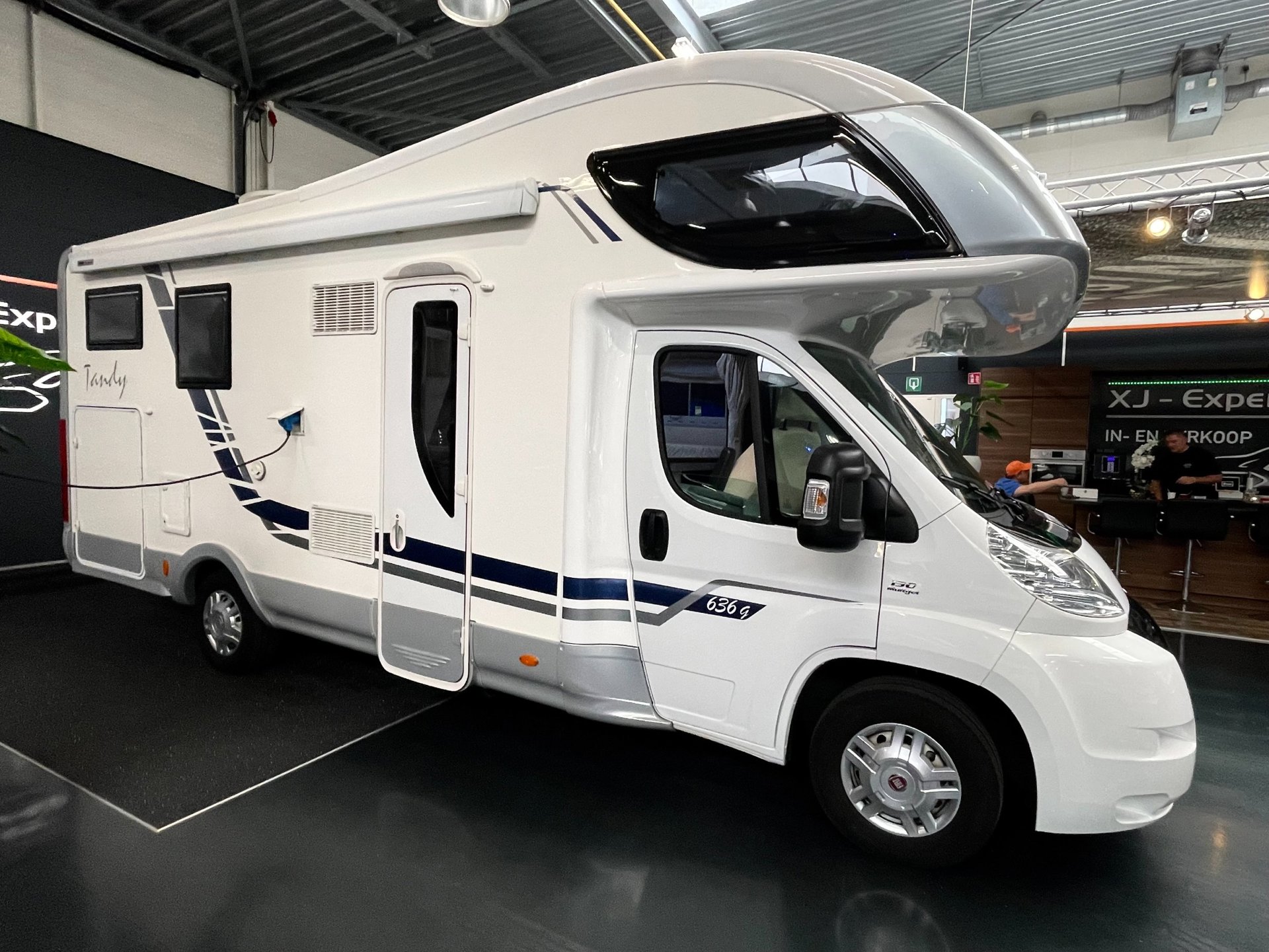 Foto van MC Louis M700