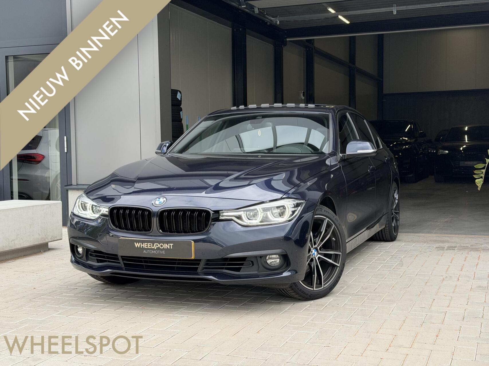 BMW 320i 320i High Executive|PANO|Automaat|Camera|Carplay 2017 - voorkant