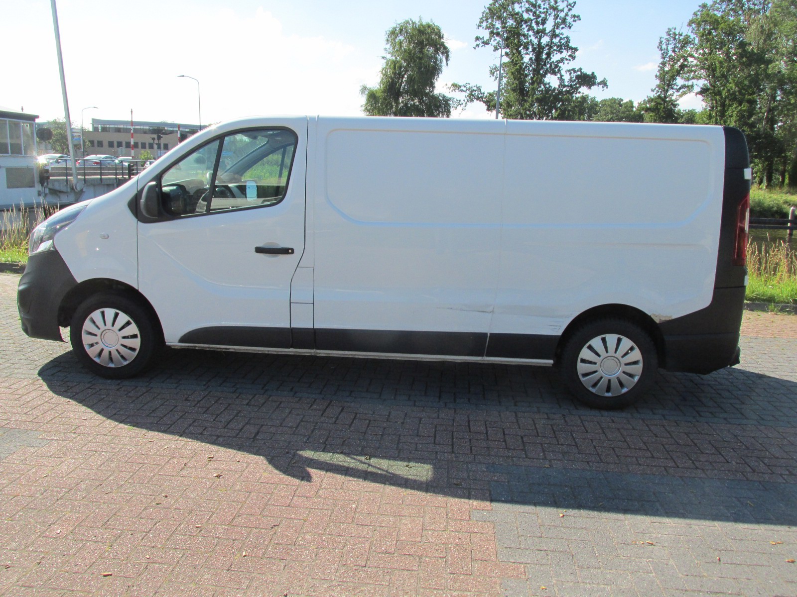 Foto van Opel Vivaro-b