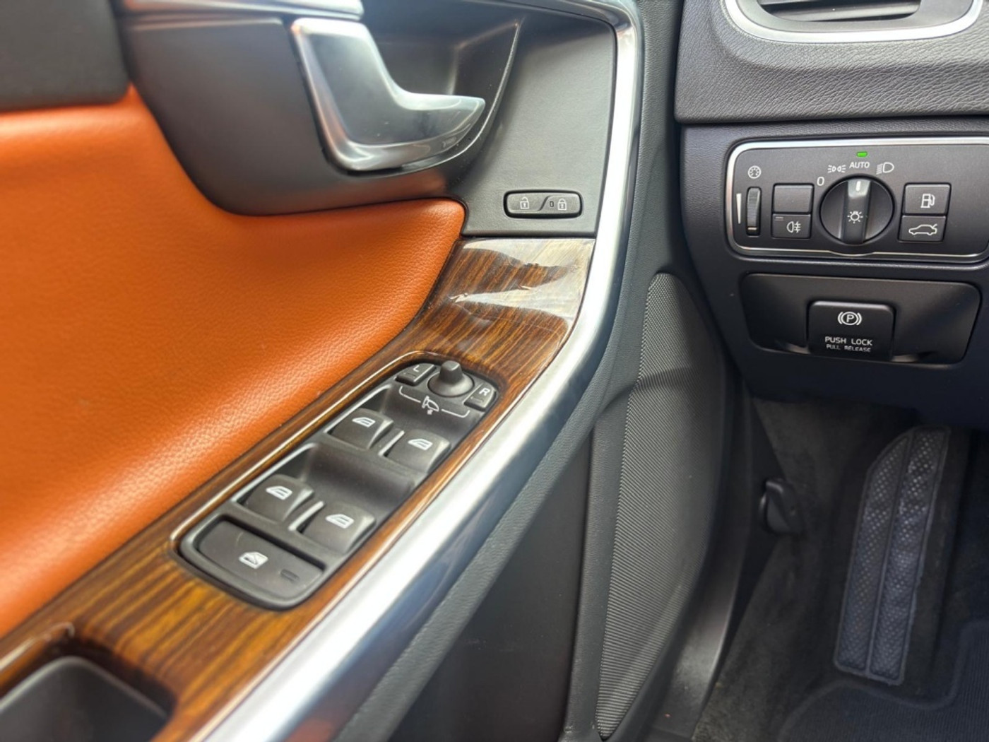 Foto van Volvo V60 Plug In Hybrid