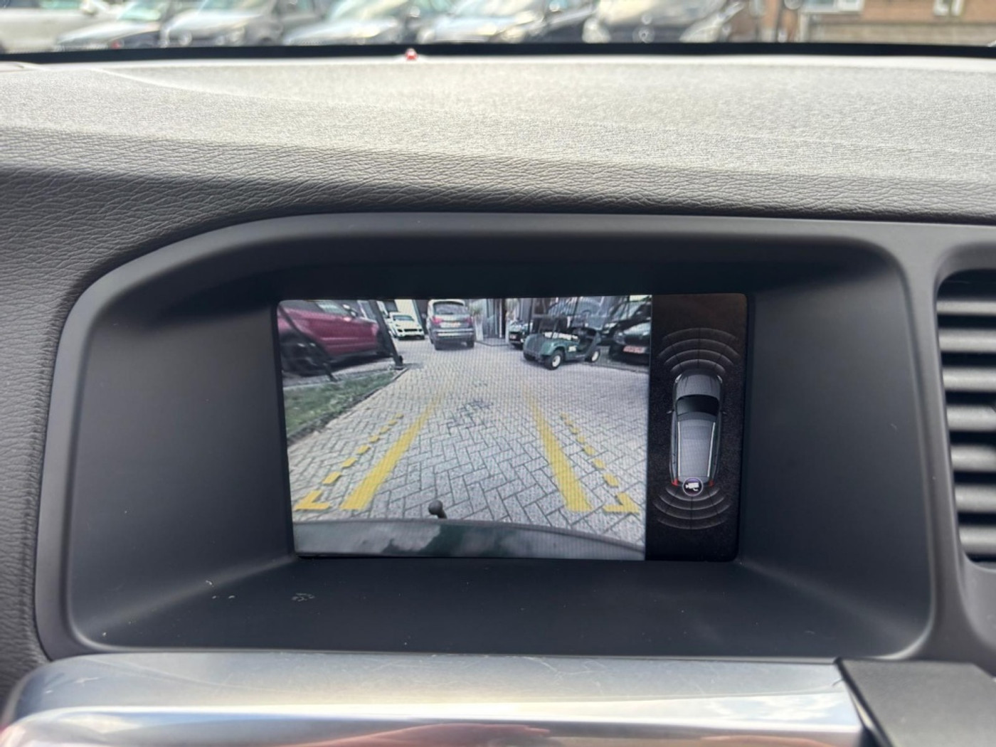 Foto van Volvo V60 Plug In Hybrid