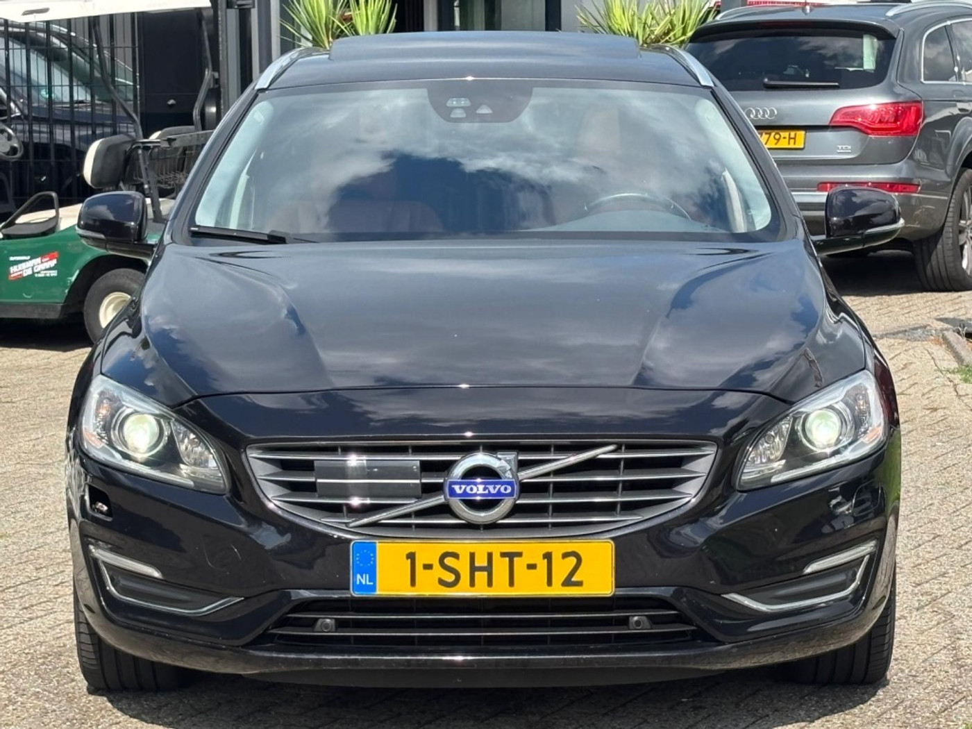 Foto van Volvo V60 Plug In Hybrid