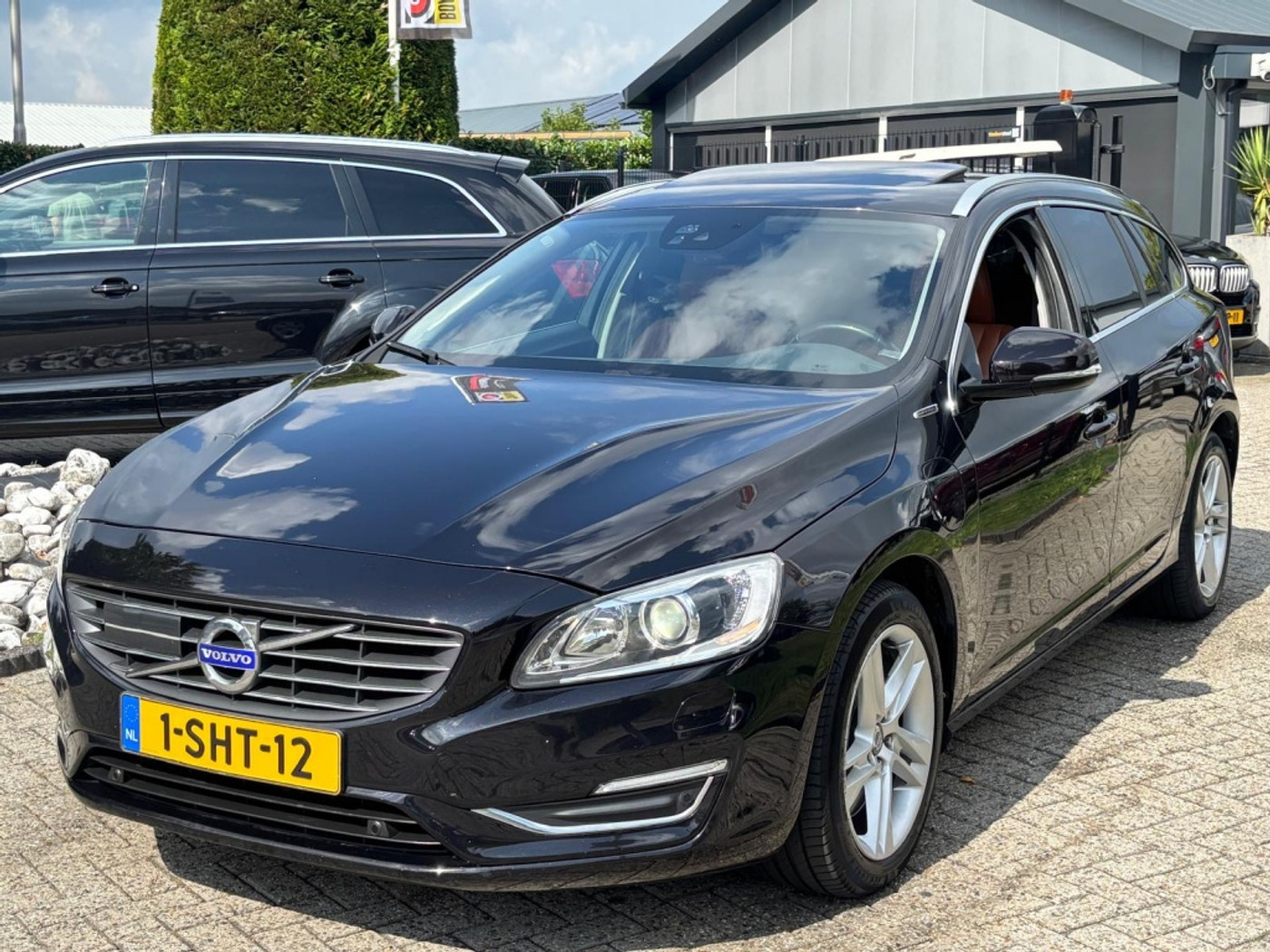 Volvo V60 Plug In Hybrid 2.4 D6 AWD Automaat 2013 Dealerauto Vol Opties 2013 - voorkant