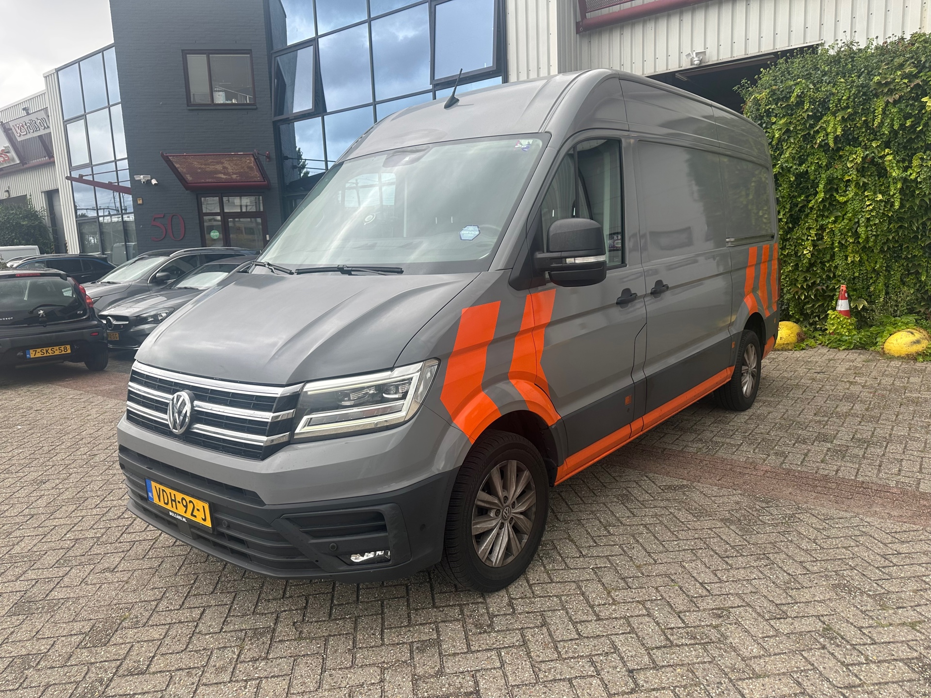 Volkswagen Crafter 35 2.0 TDI L3H3 DC Highline 2019 - voorkant