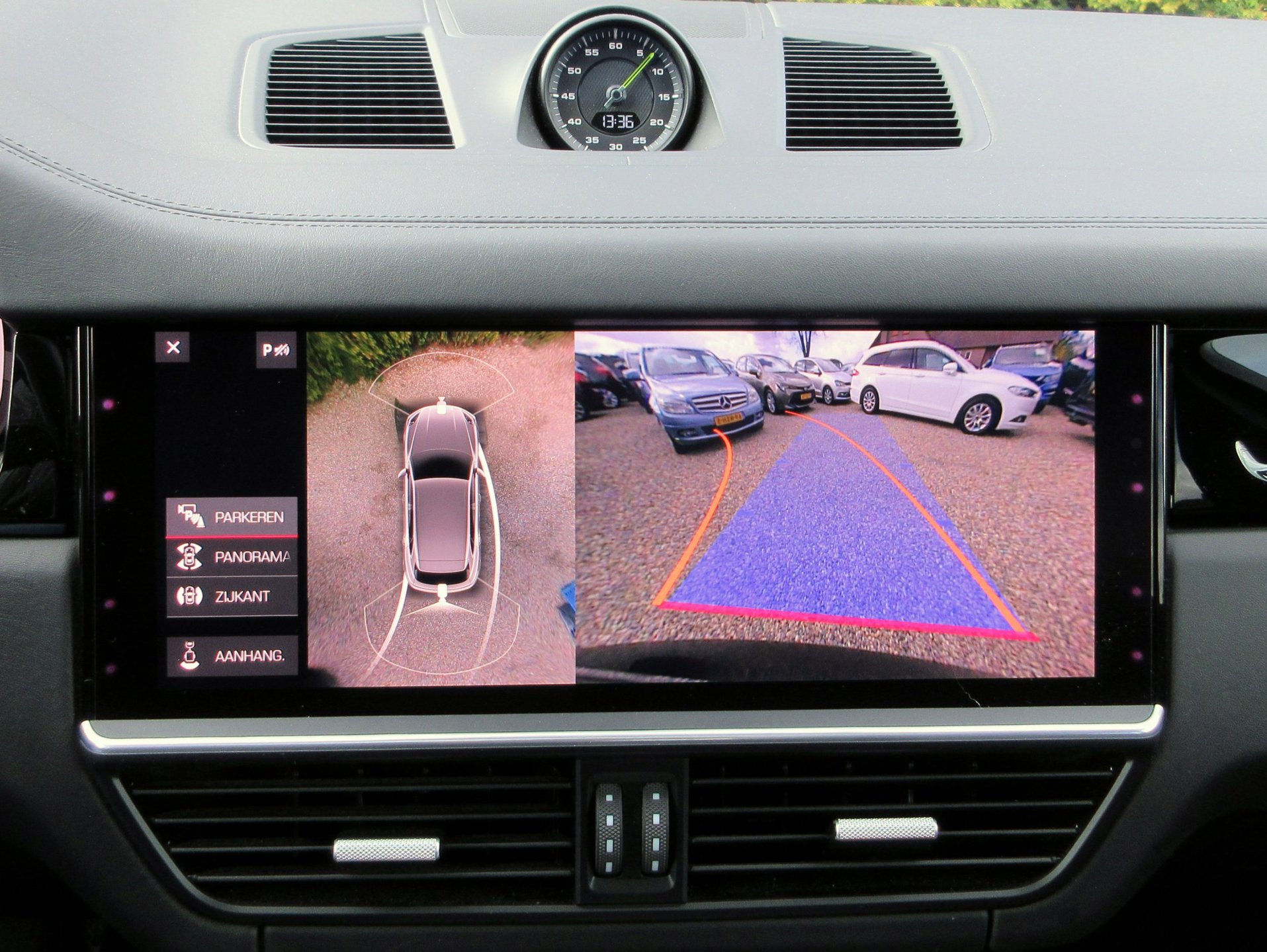 Foto van Porsche Cayenne E-hybrid