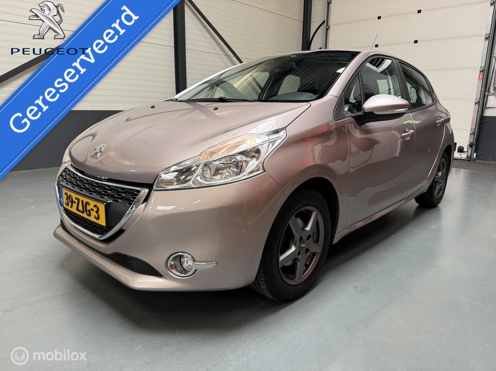 Peugeot 208 1.2 VTi Allure Navi|Clima|Cruise|Trekhaak 2012 - voorkant