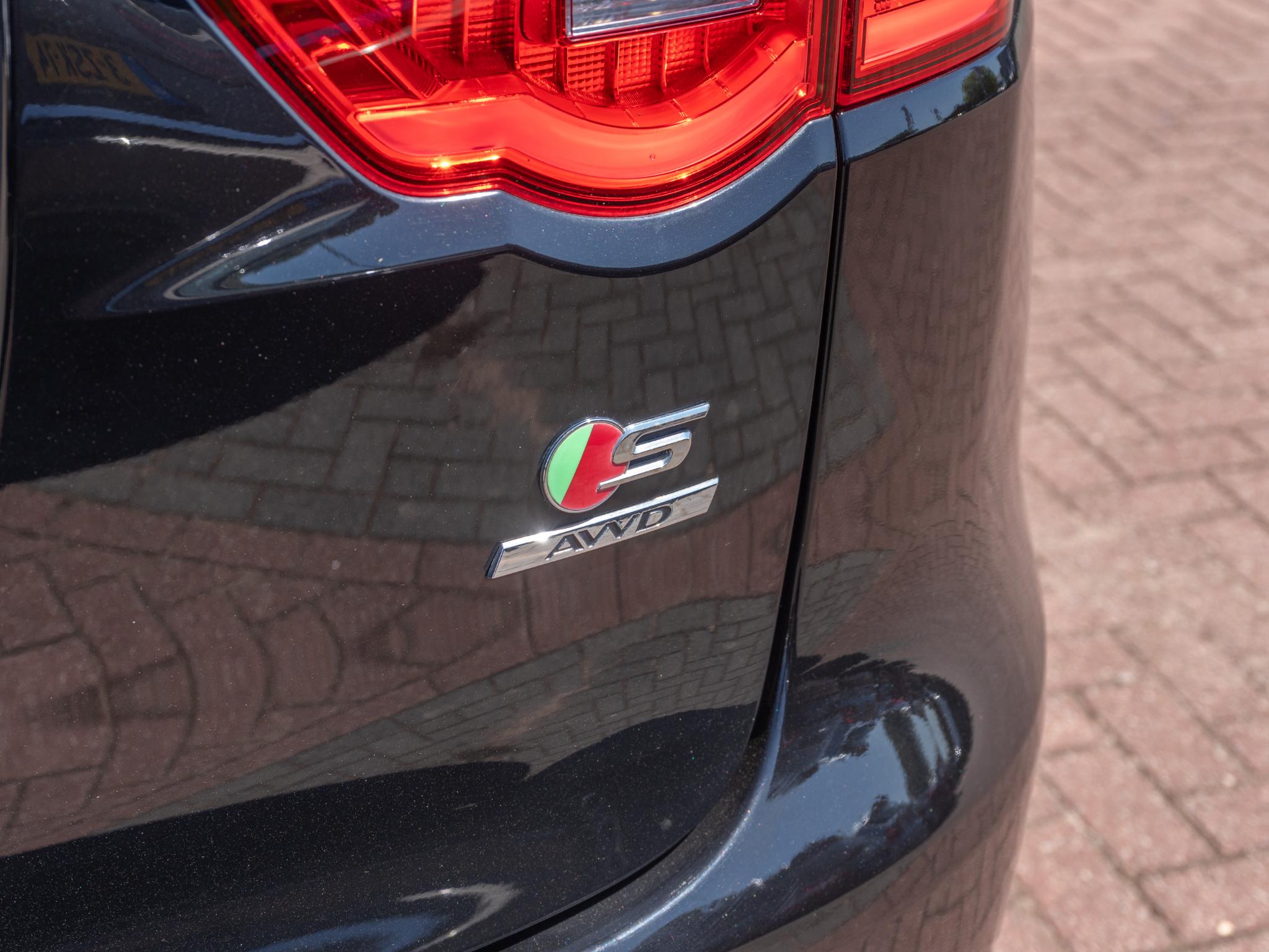 Foto van Jaguar Jaguar F-pace