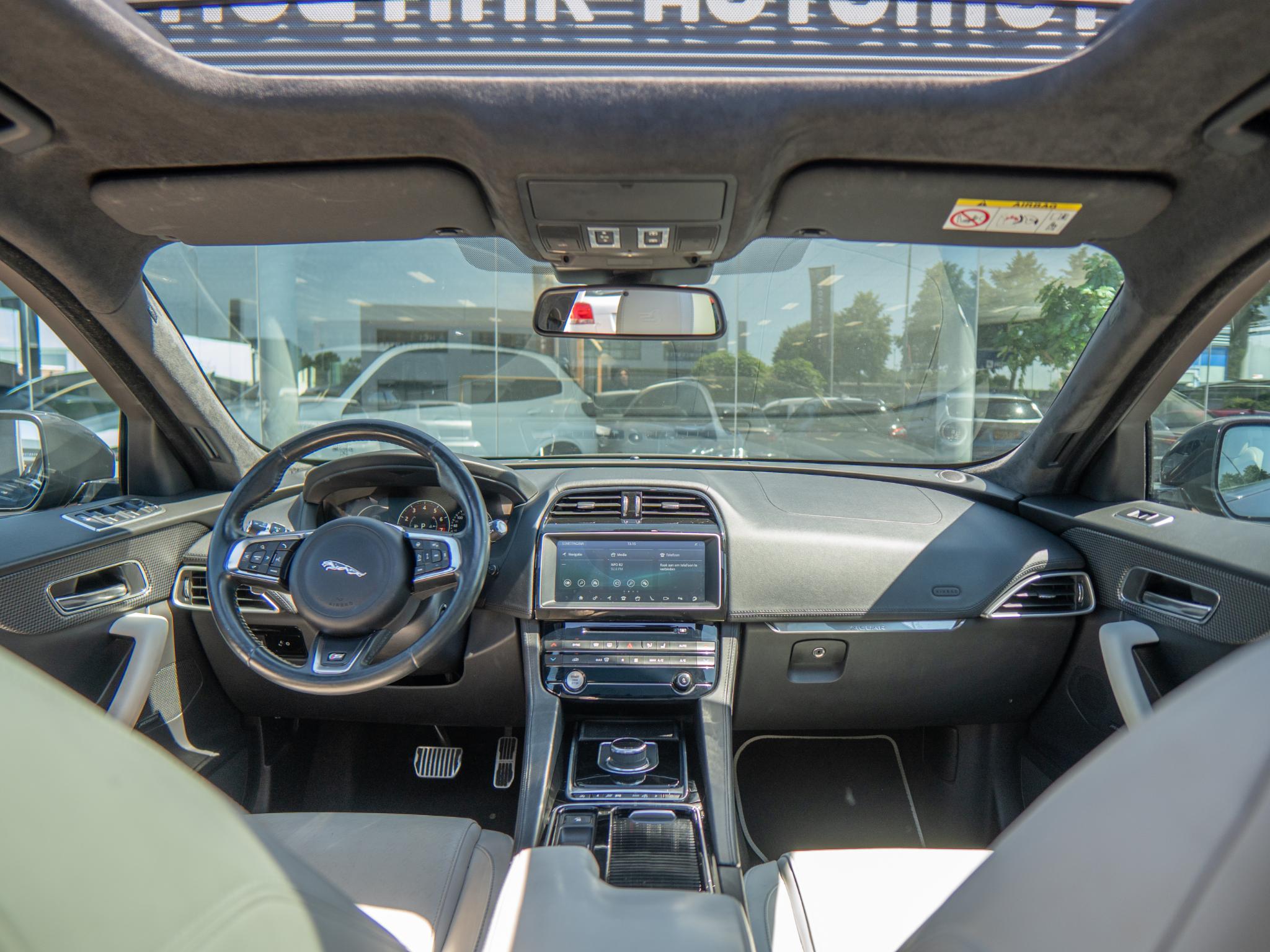 Foto van Jaguar Jaguar F-pace
