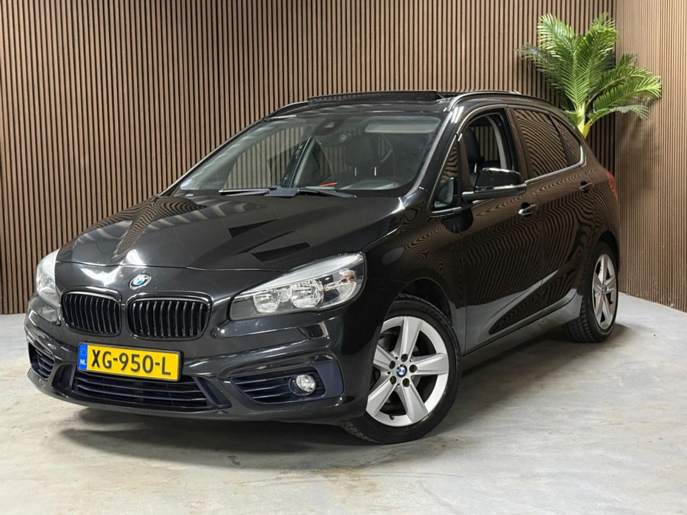 BMW 218i Active Tourer 218i High Executive 2015 - voorkant