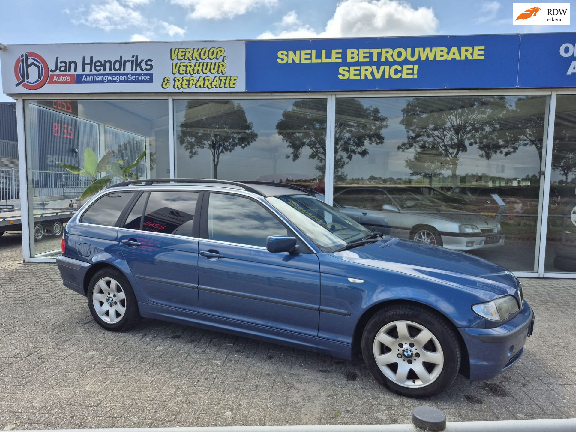BMW 3er Reihe 320i Executive 2002 - voorkant