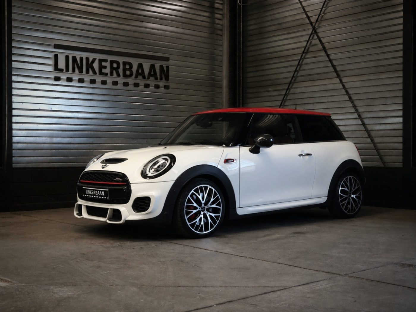 Mini John Cooper Works 2.0 231pk | Panodak | JCW Pro | Harman Kardon | ACC | 2019 - voorkant