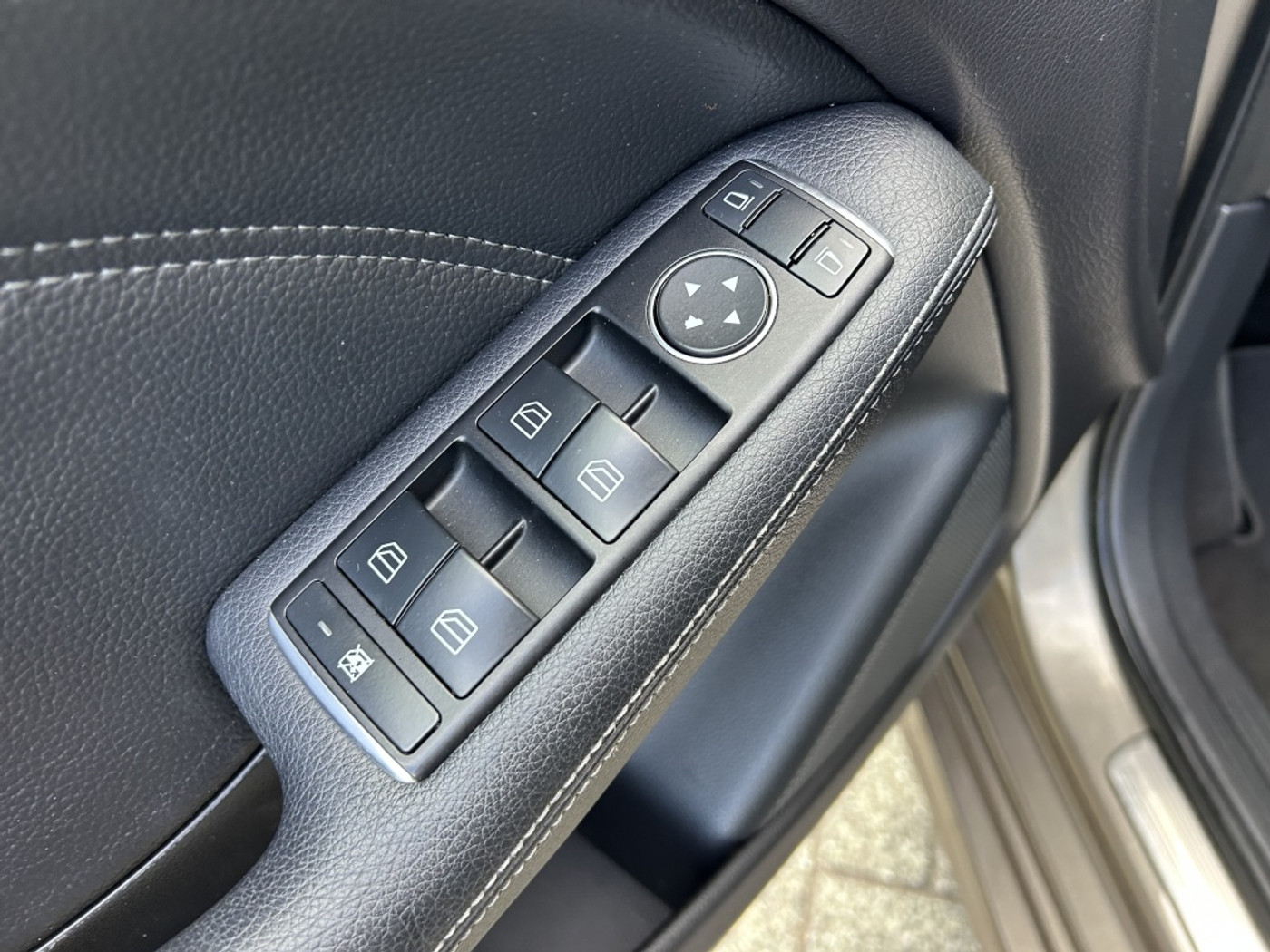 Foto van Mercedes-Benz B 200