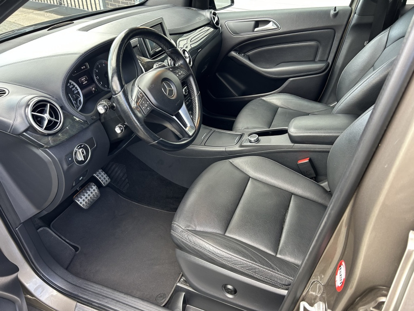 Foto van Mercedes-Benz B 200