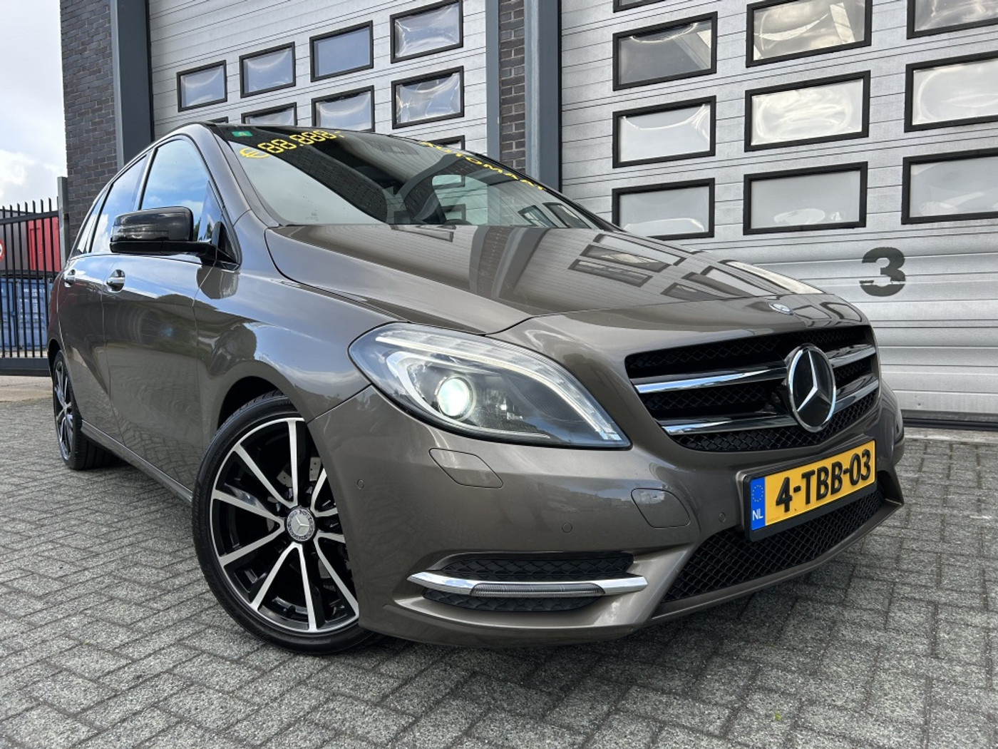 Foto van Mercedes-Benz B 200
