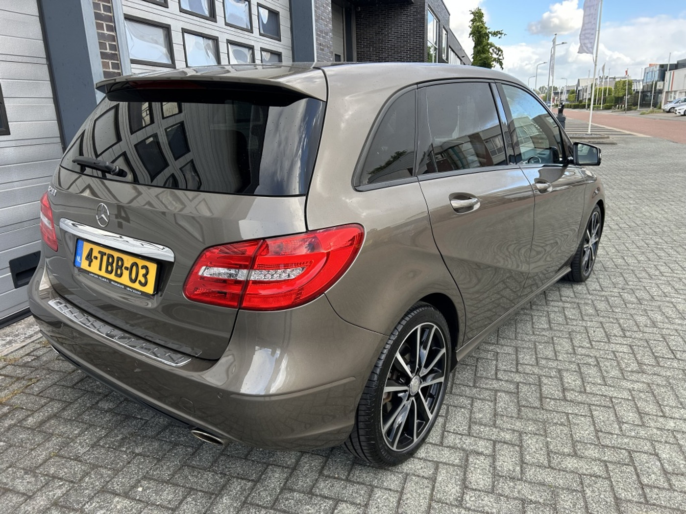 Foto van Mercedes-Benz B 200