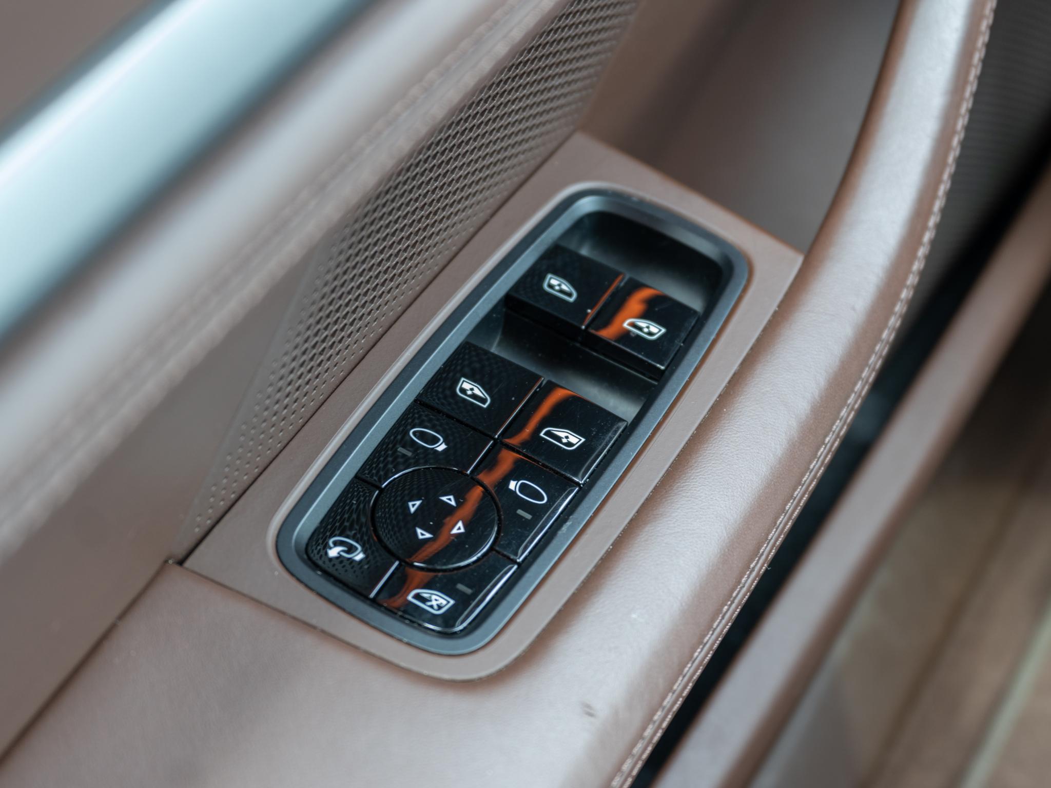 Foto van Porsche Taycan Turbo