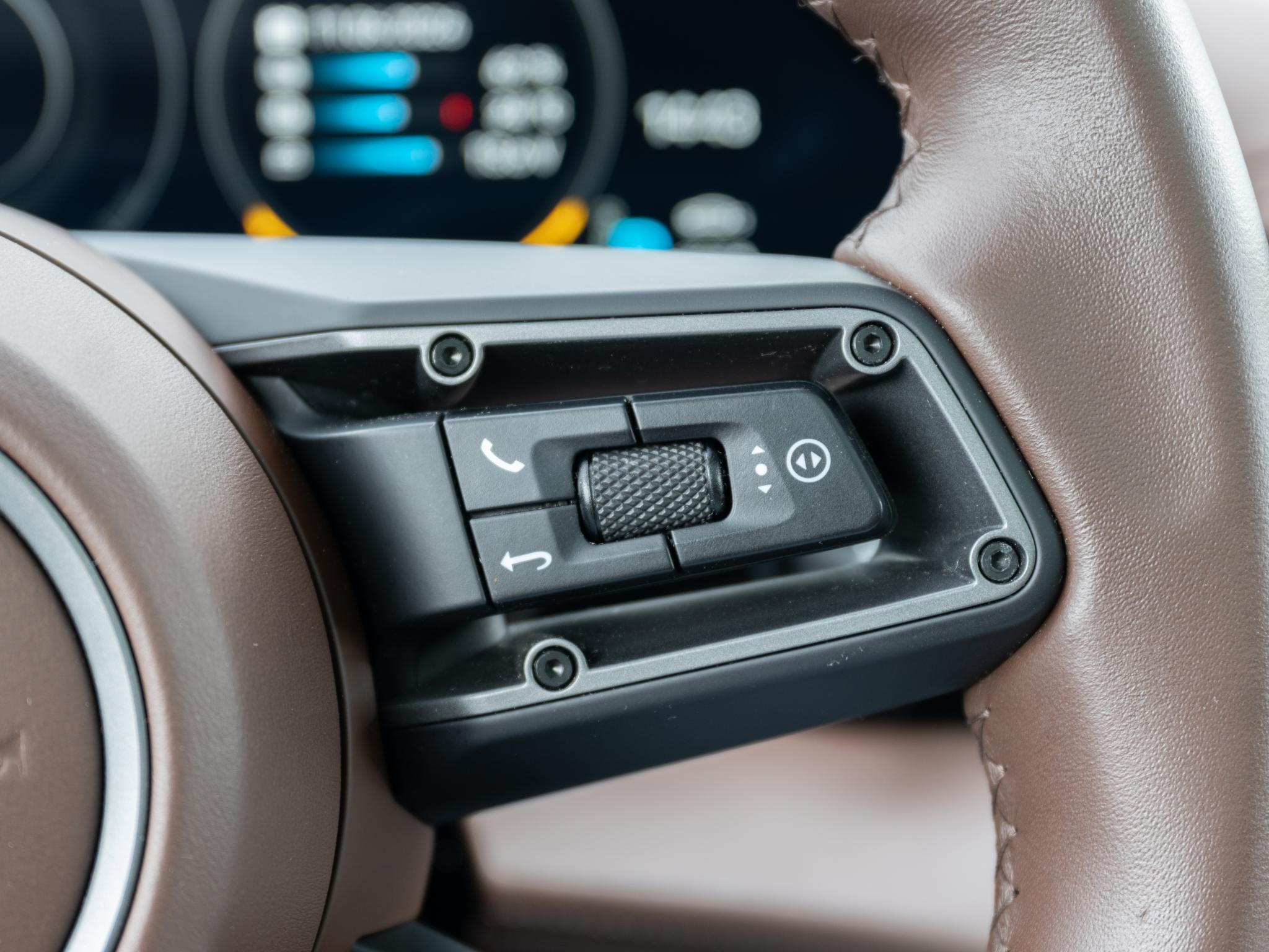 Foto van Porsche Taycan Turbo