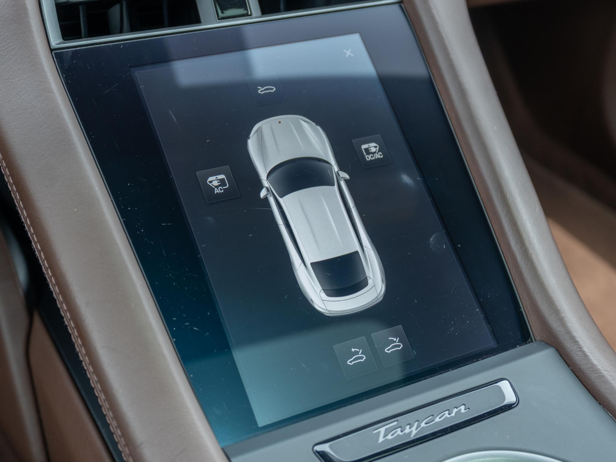 Foto van Porsche Taycan Turbo
