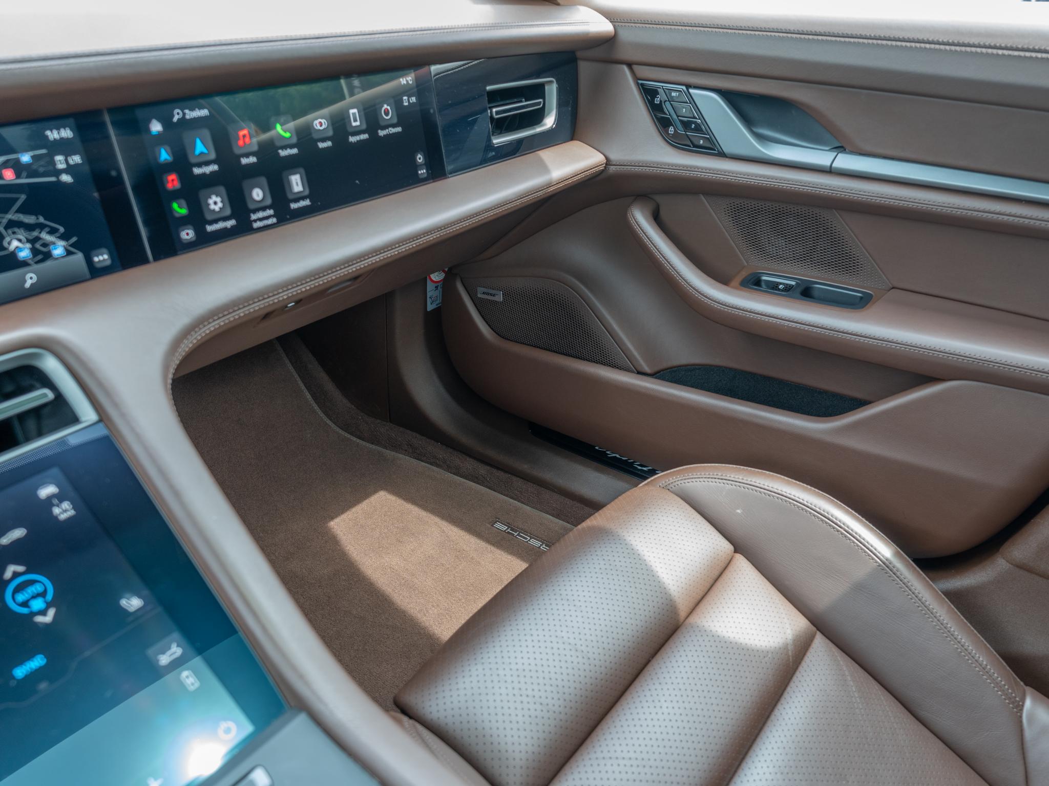 Foto van Porsche Taycan Turbo