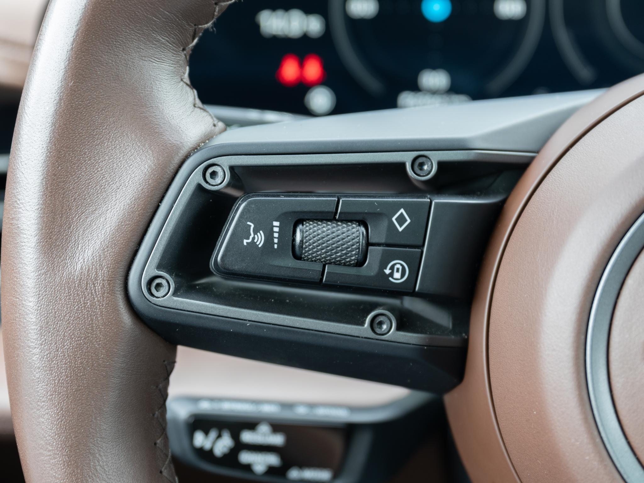 Foto van Porsche Taycan Turbo