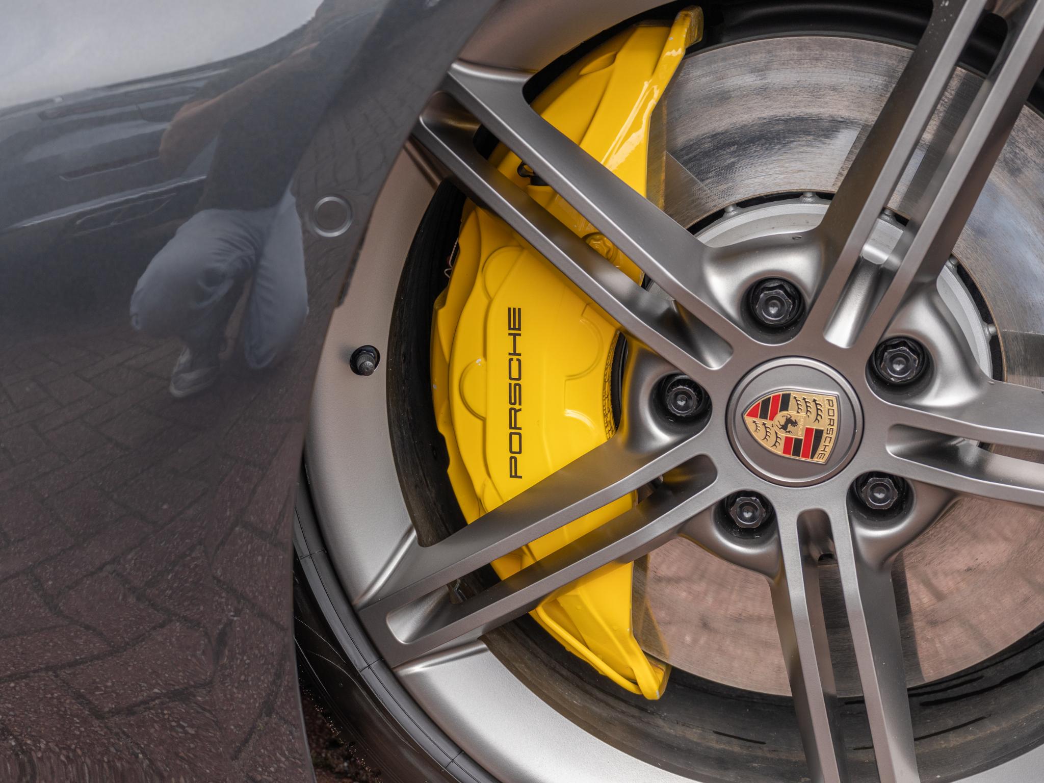 Foto van Porsche Taycan Turbo