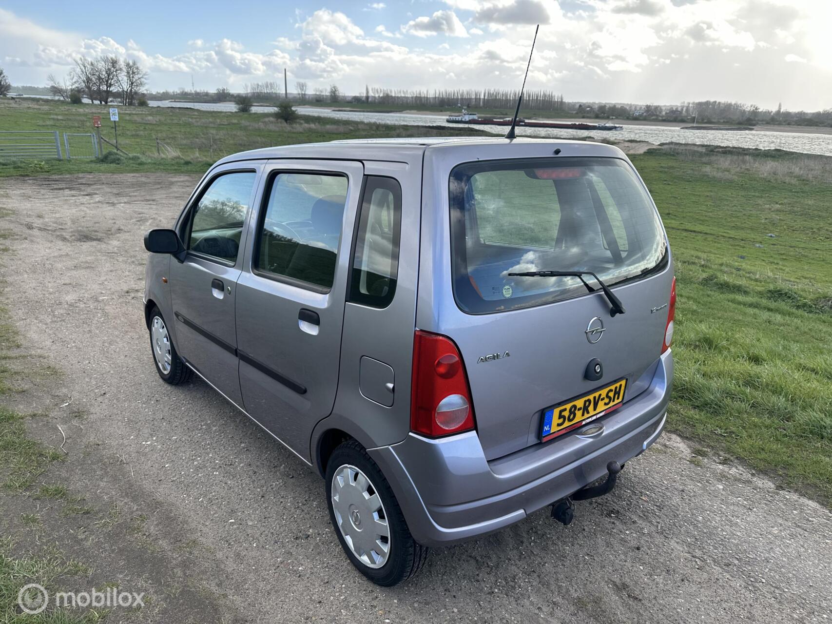 Foto van Opel Agila