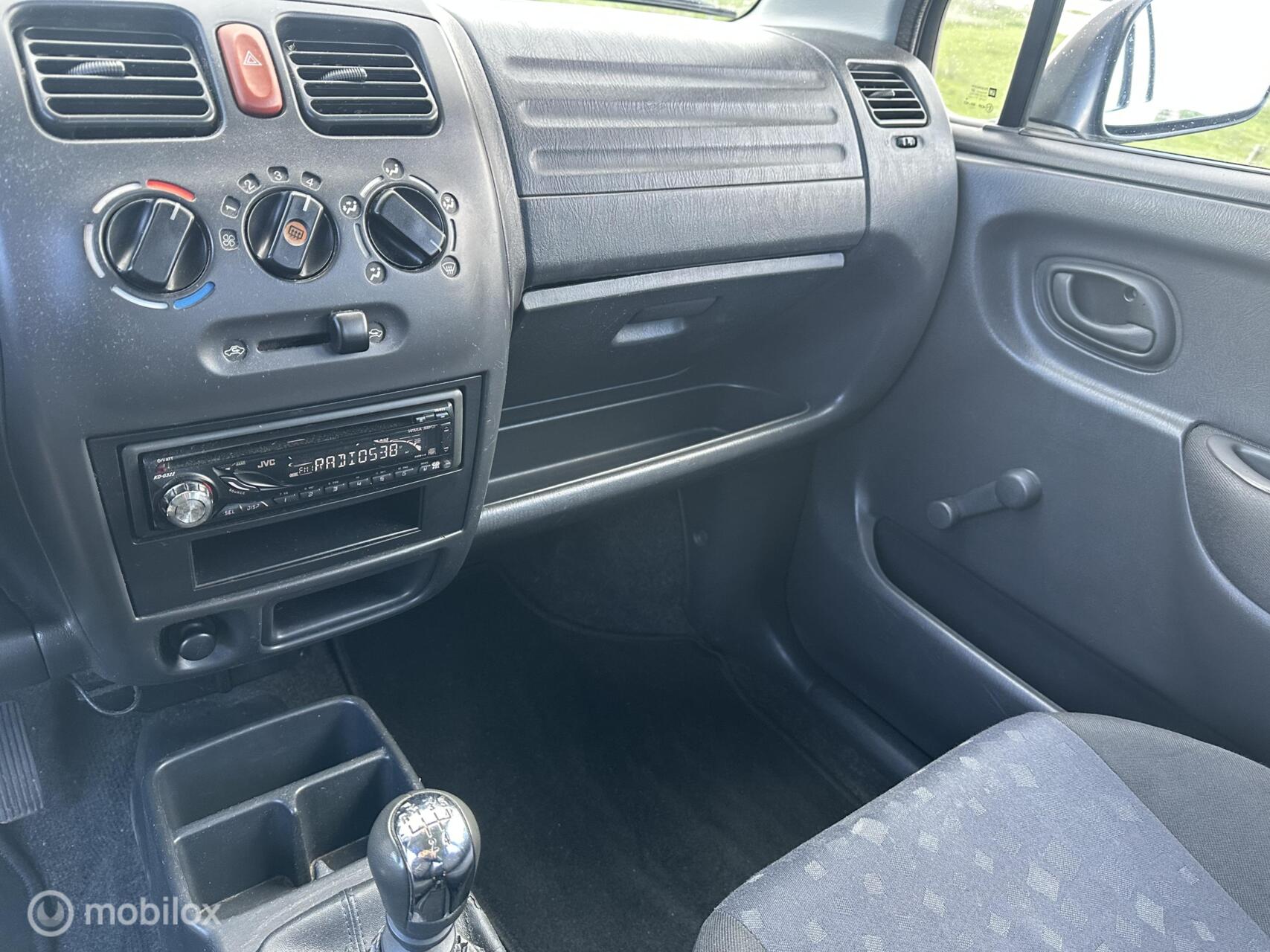 Foto van Opel Agila