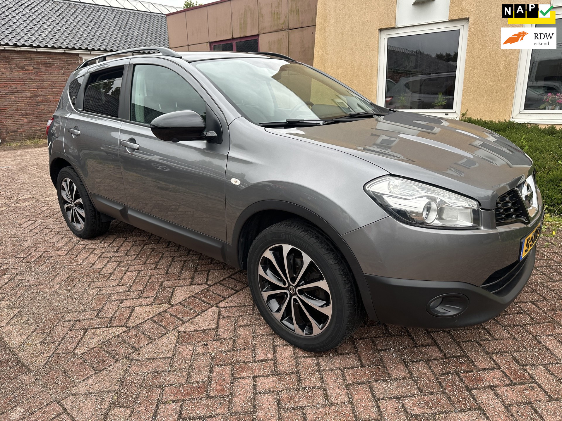 Nissan Nissan Qashqai 1.6 360 NAVI/CAMERA/PANO DEALER OH NAP APK 2013 - voorkant