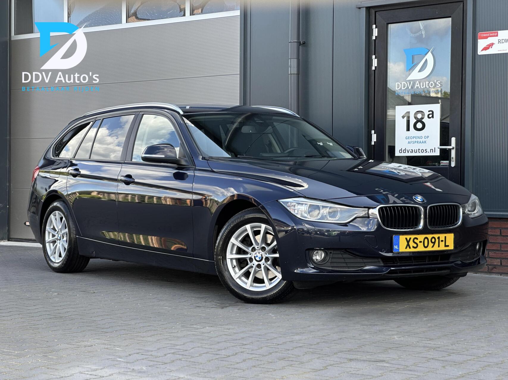 BMW 318d 318d/143pk|AUT|Cruise|PDC|Navi|Xenon|Dakrails|Isofix|16" LMV 2014 - voorkant