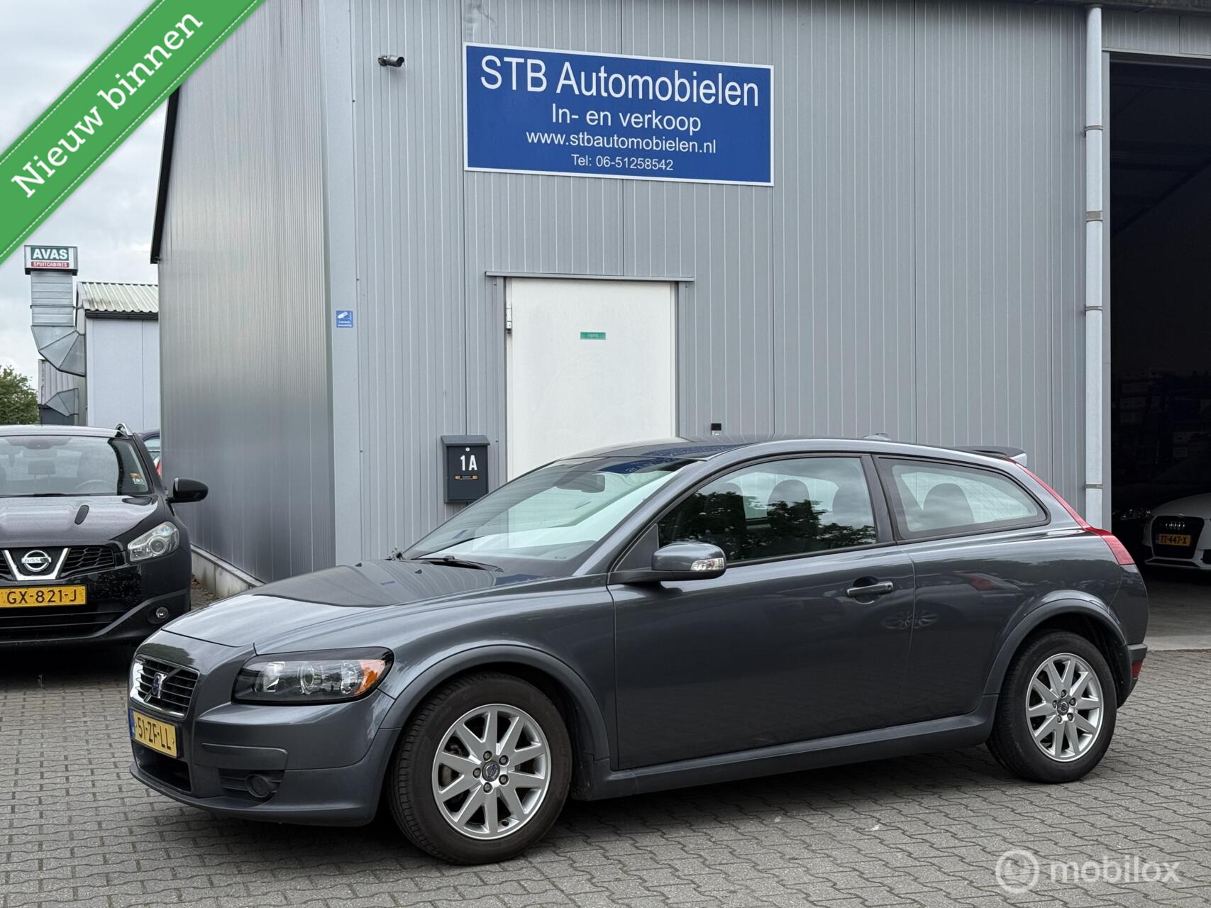 Volvo C30 1.6 Momentum, Airco, Cruise, Netjes 2008 - voorkant