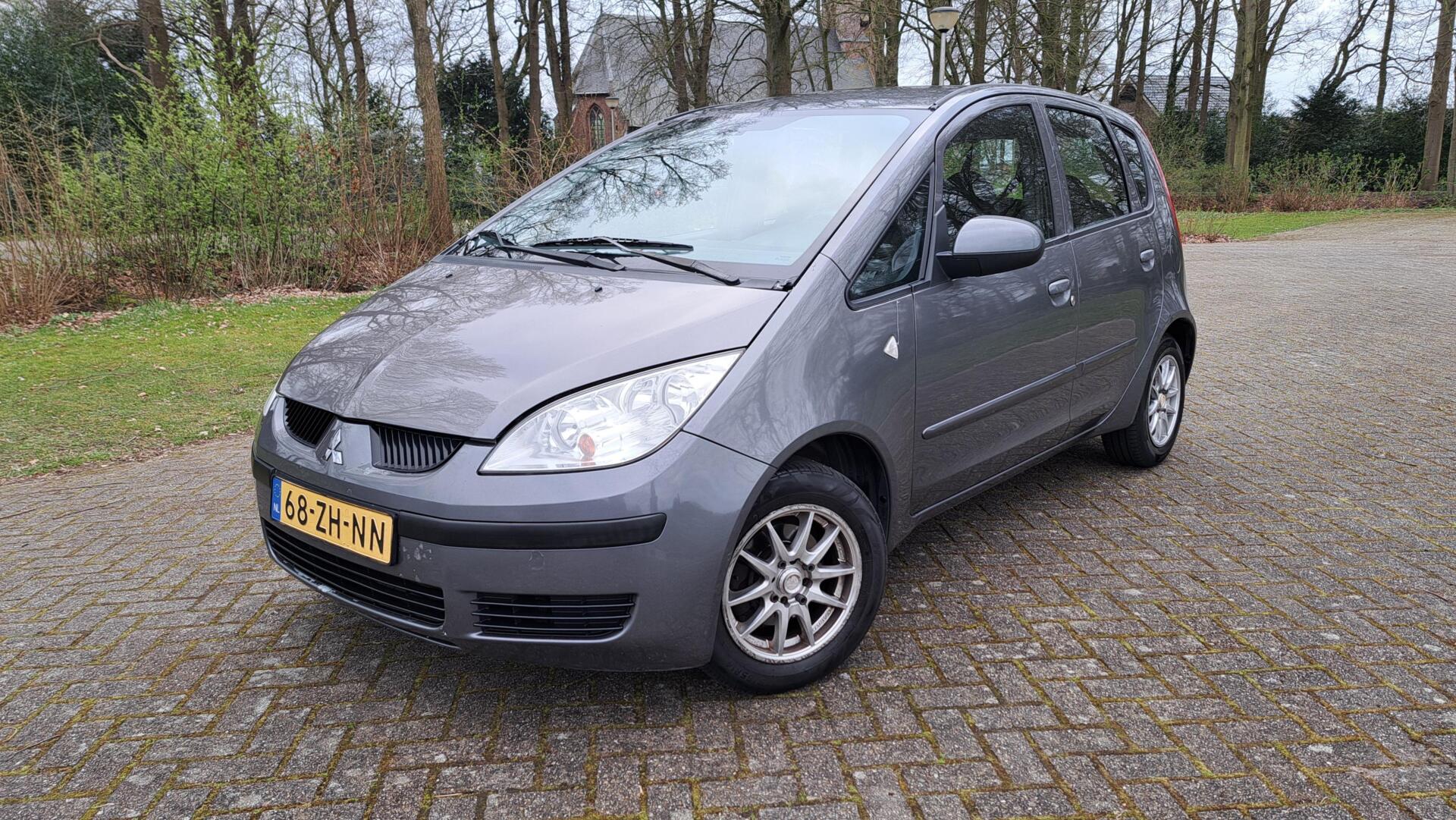 Mitsubishi Mitsubishi Colt CZ5 1.3 Incharge 5drs AIRCO ELEK RAMEN LMV 2008 - voorkant