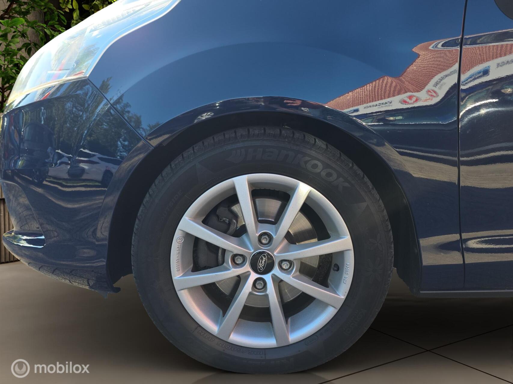 Foto van Ford B-max