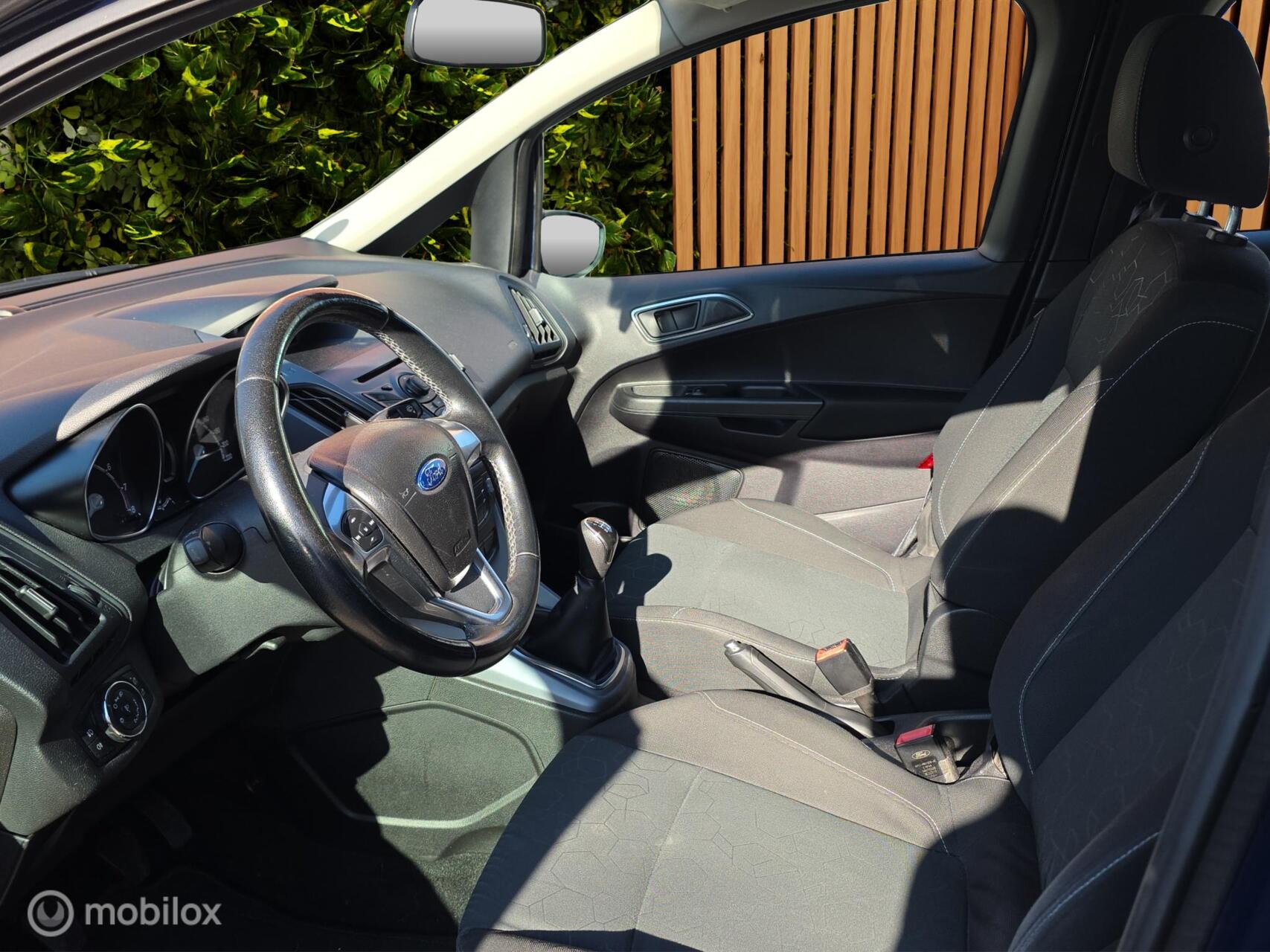 Foto van Ford B-max