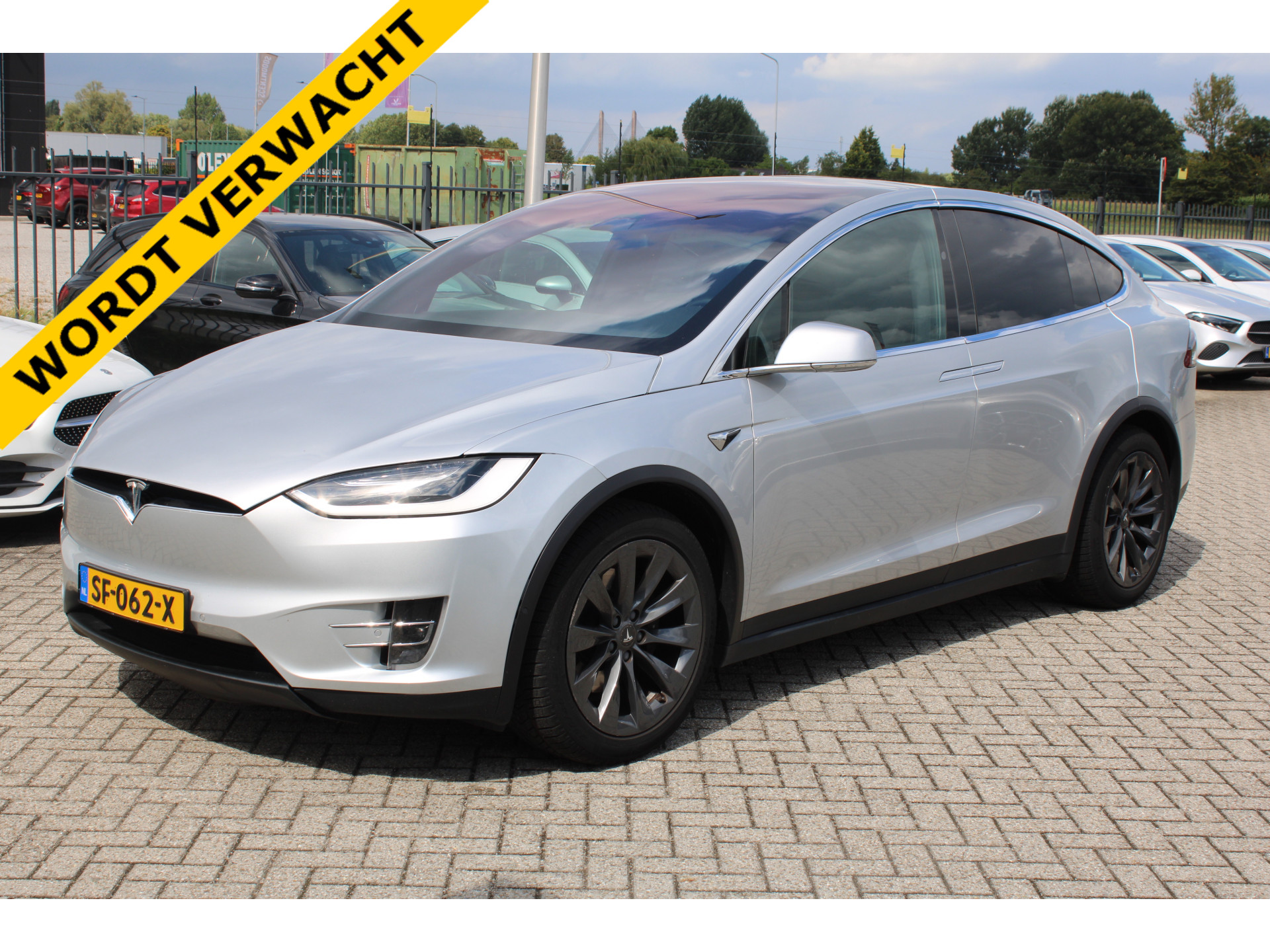 Tesla Model X 75D Base 6-PER LEDER CAMERA ACC CARPLAY 2018 - voorkant