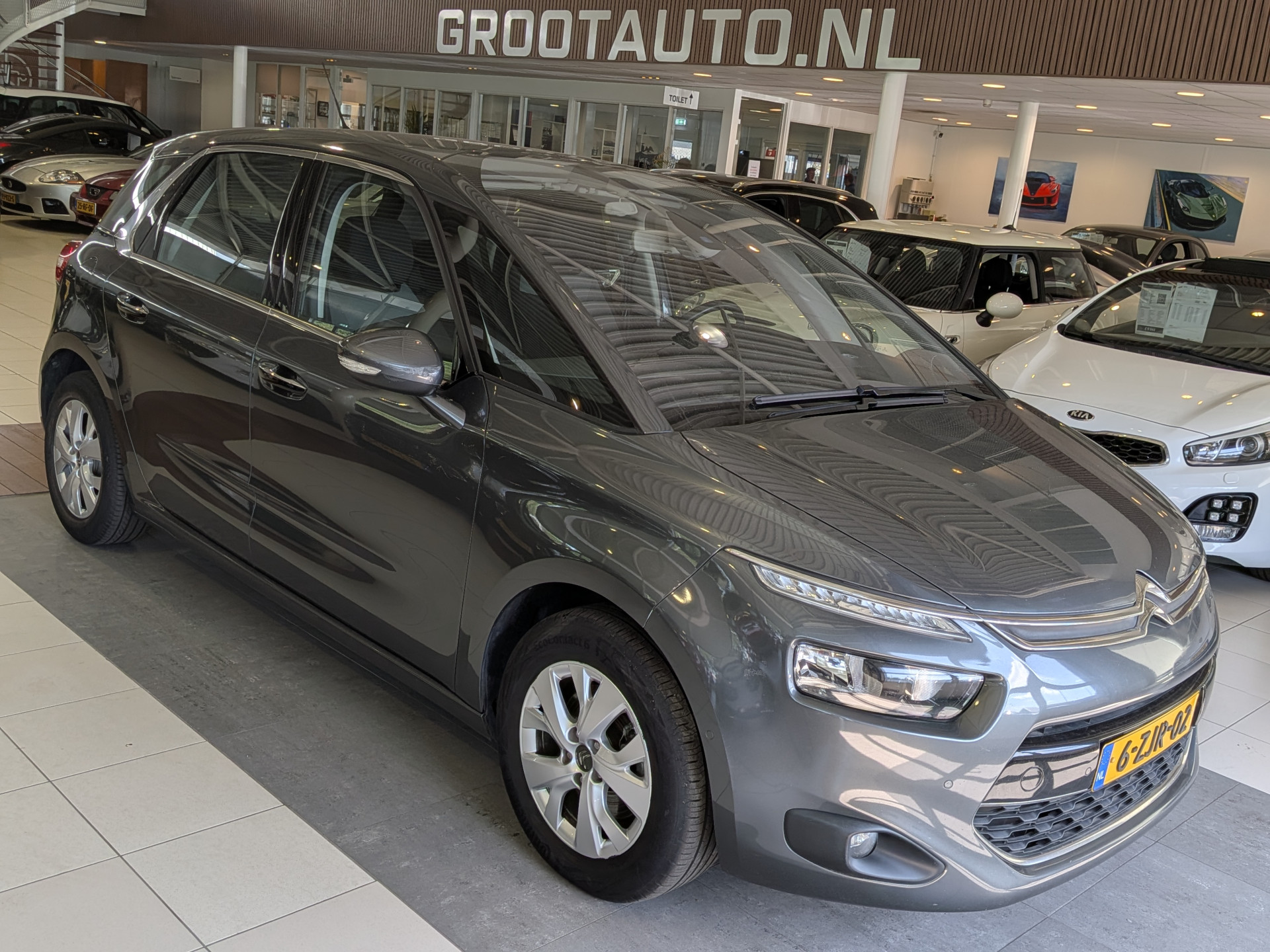 Citroen C4 Picasso 1.6 e-THP Intensive Automaat 2015 - voorkant
