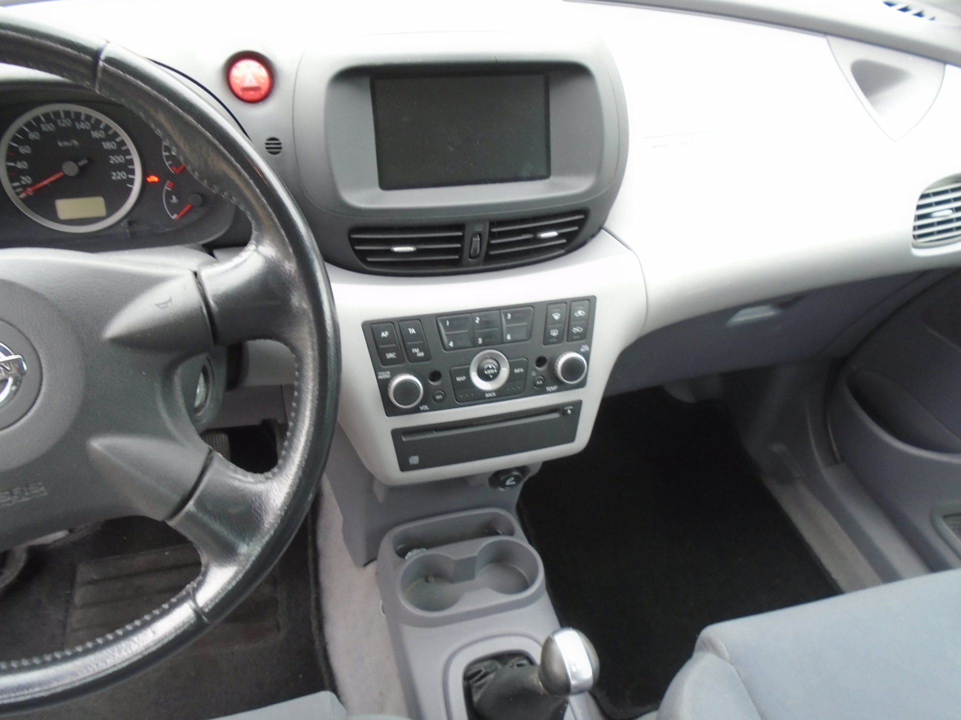 Foto van Nissan Nissan Almera Tino