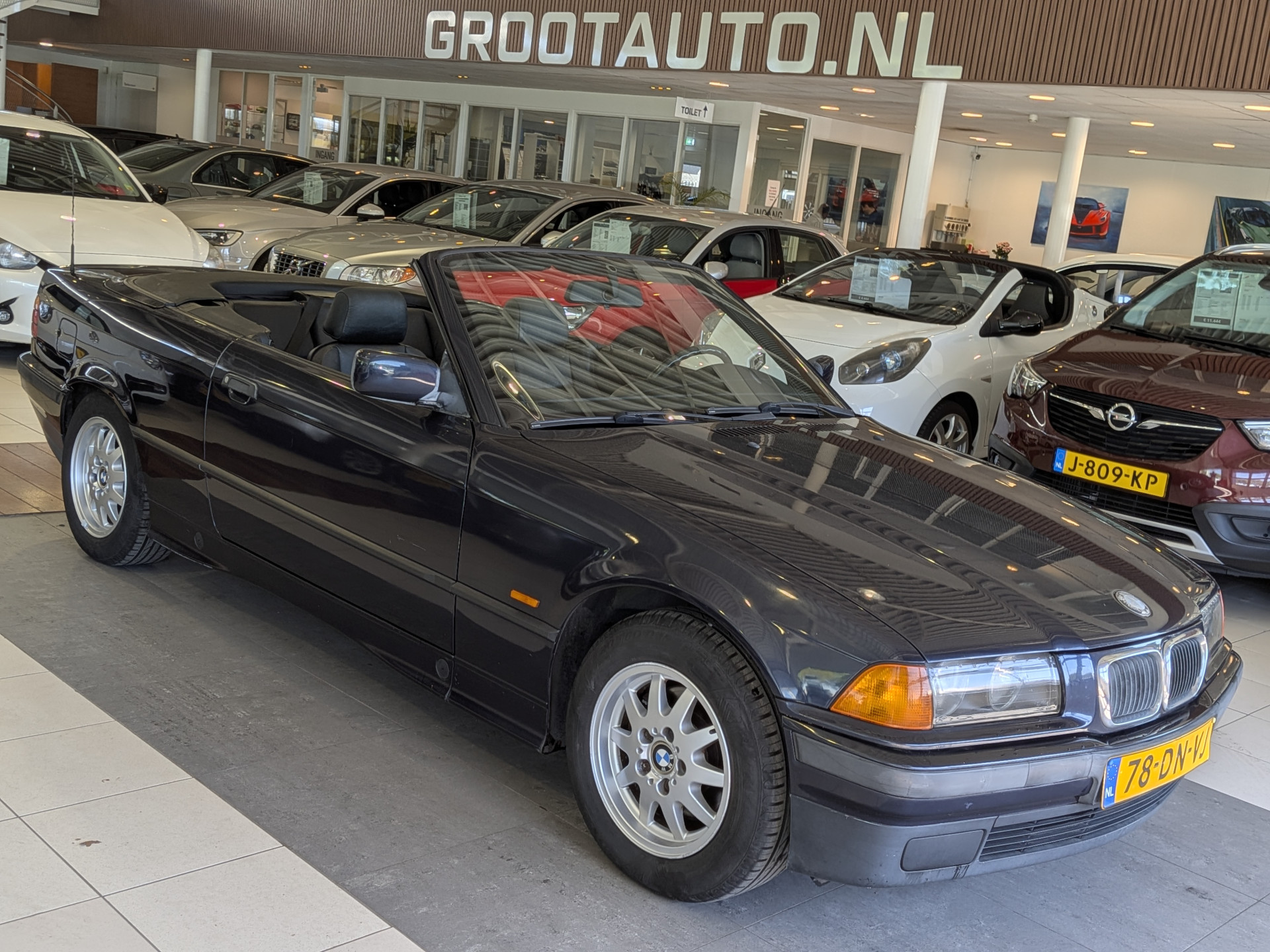 BMW 3er Reihe 318i Executive Automaat 1999 - voorkant