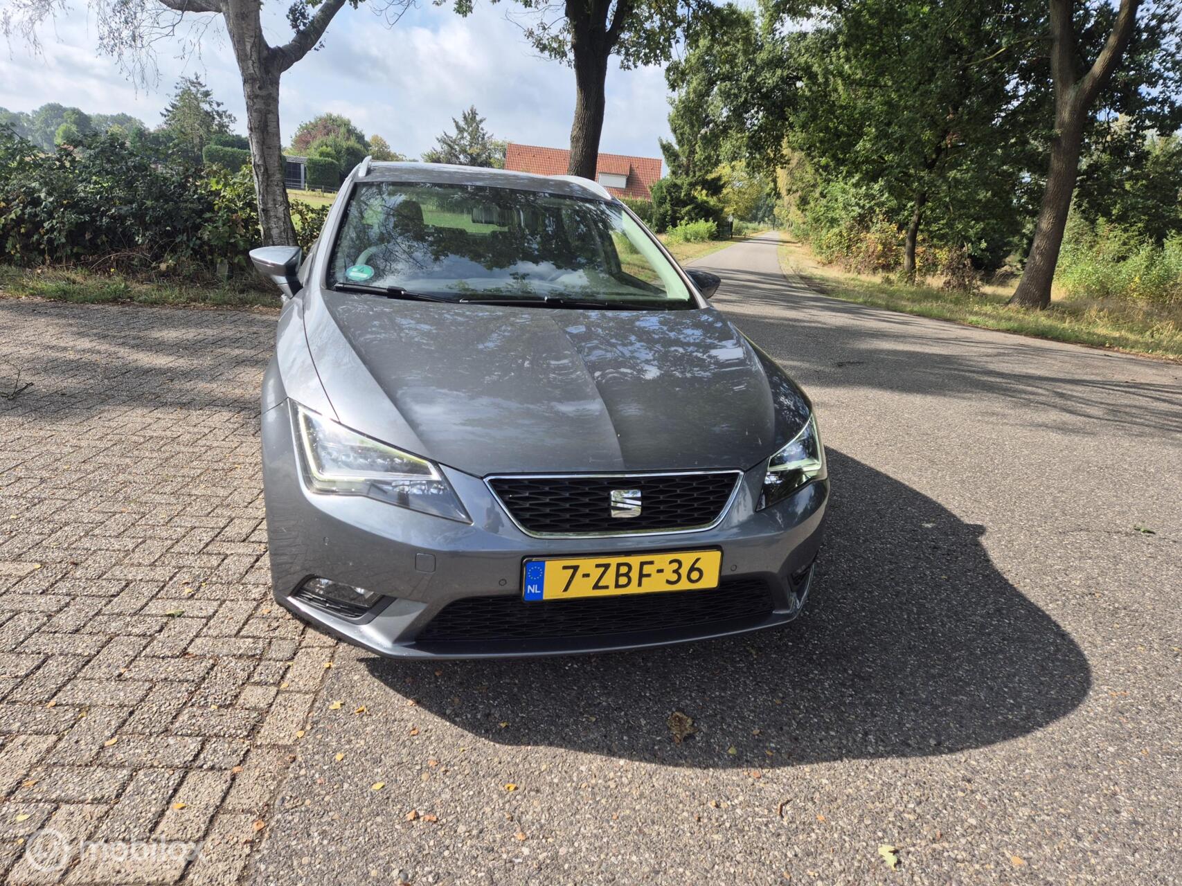 Seat Leon ST 1.6 TDI Ecomotive Lease Comfort 2014 - voorkant