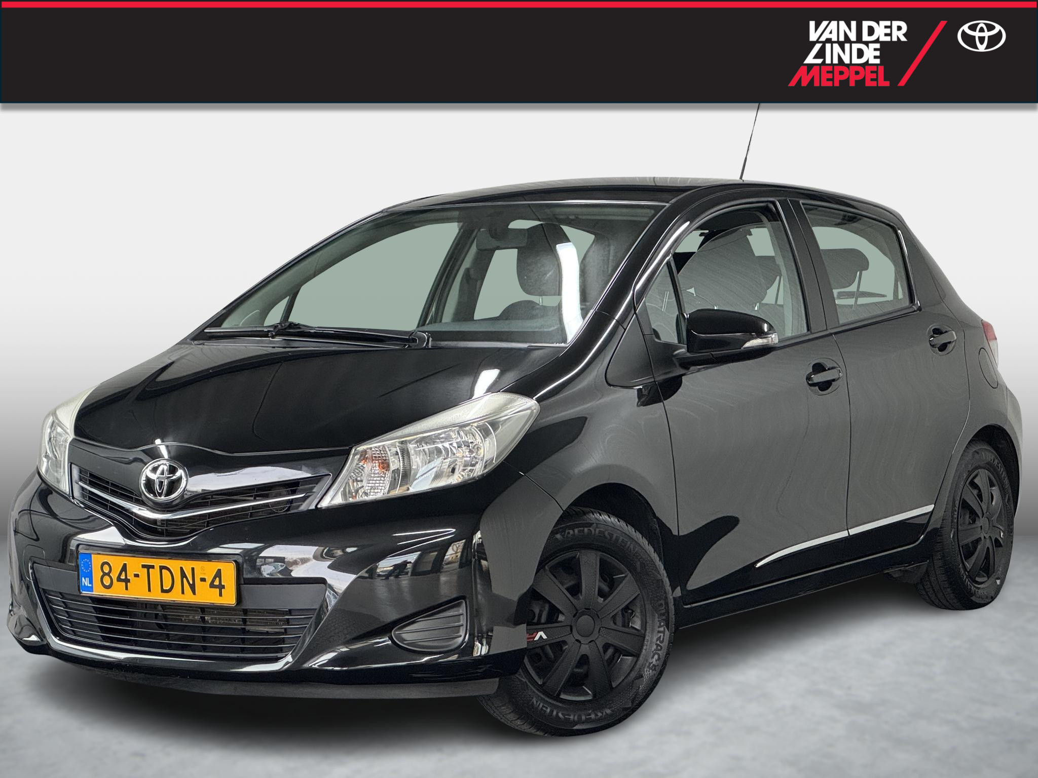 Toyota Yaris 1.0 VVT-i Aspiration 2012 - voorkant