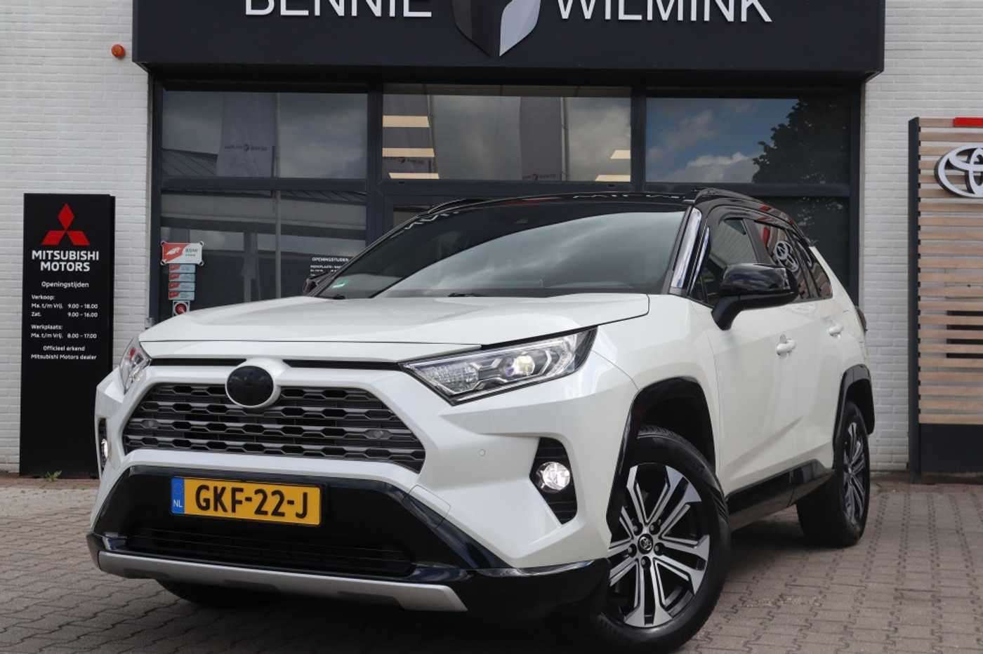 Toyota Toyota Rav4 2.5 Hybrid AWD Bi-Tone 2019 - voorkant