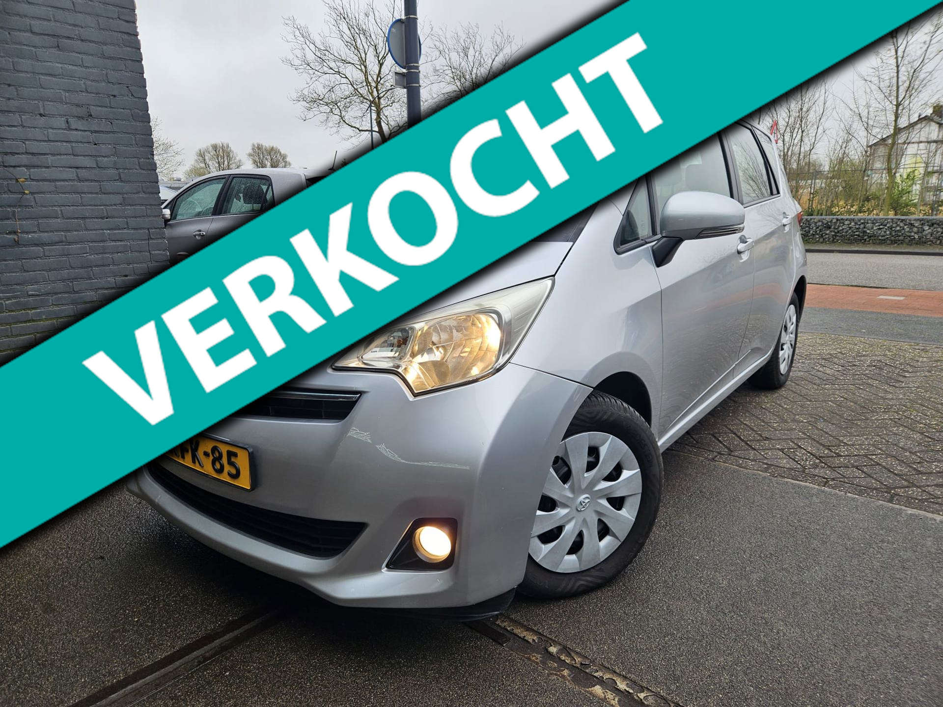 Toyota Toyota Verso-s 1.3 VVT-i Aspiration AUTOMAAT GARANTIE 2011 - voorkant