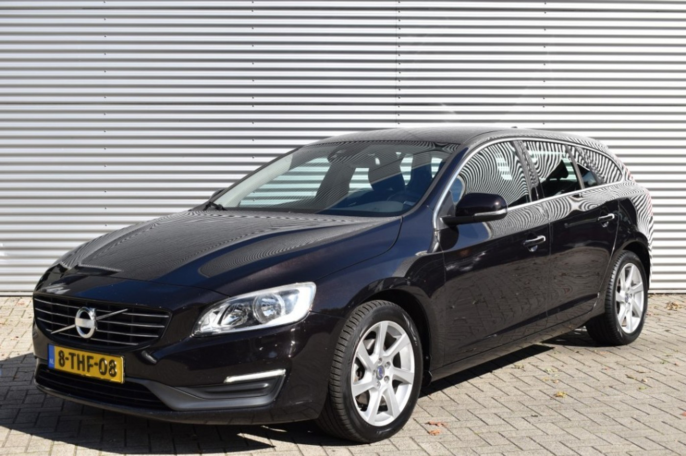 Volvo V60 1.6 D2 Momentum 2014 - voorkant