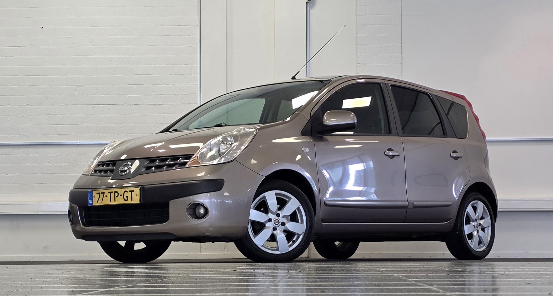 Nissan Nissan Note 1.6i First Note Automaat Nieuwe APK 2006 - voorkant