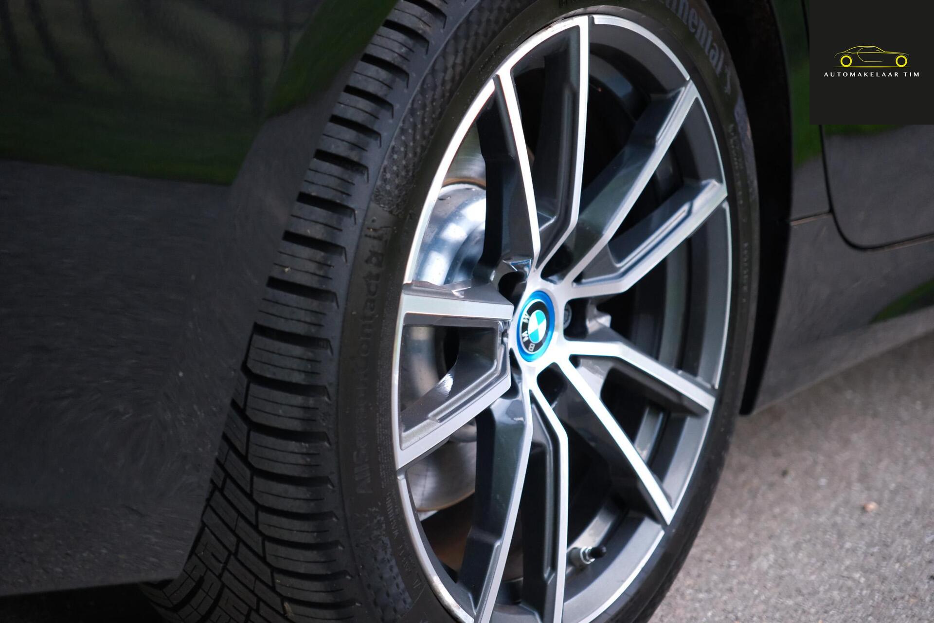 Foto van BMW 330e