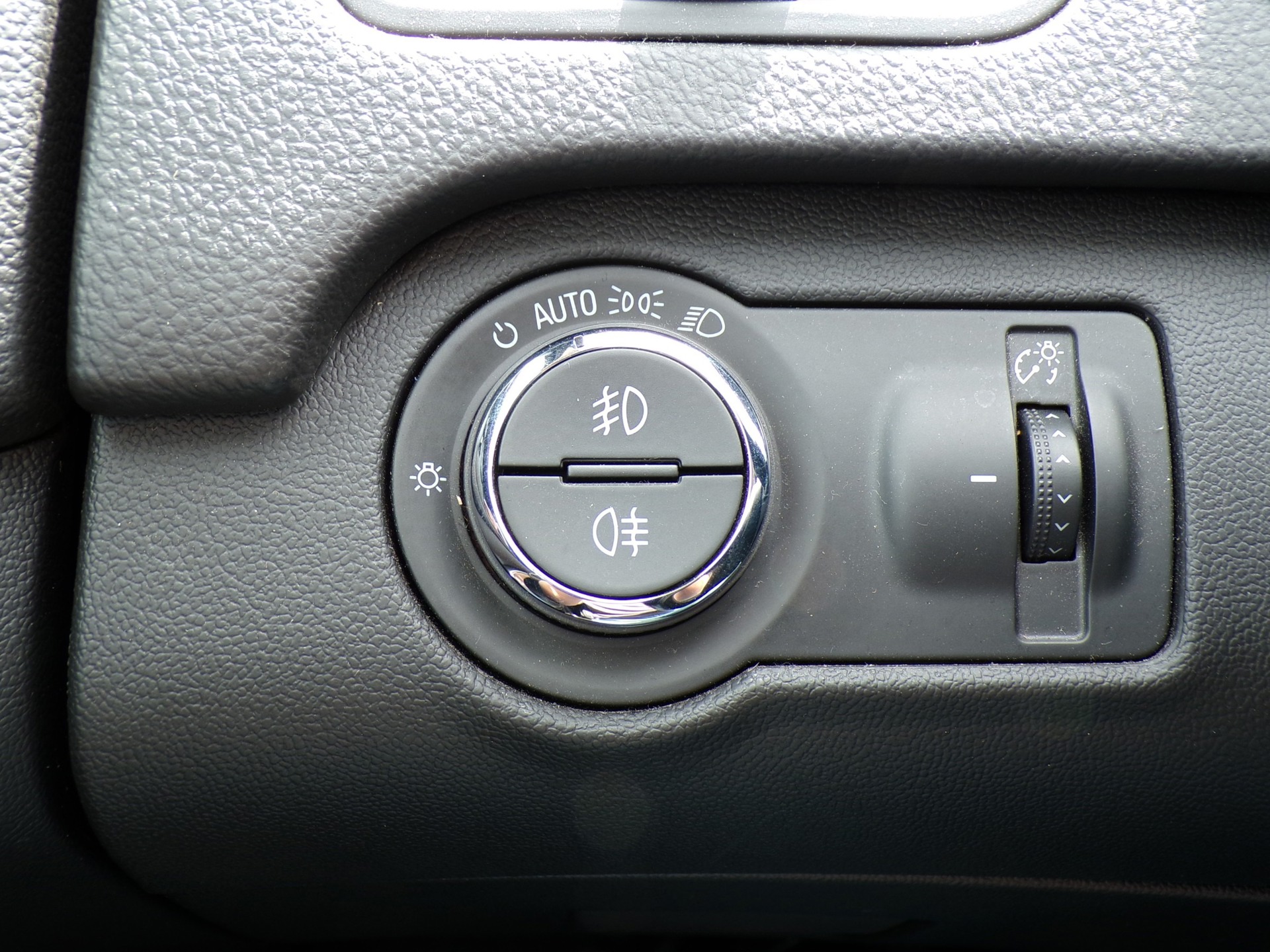 Foto van Opel Insignia Limousine HB