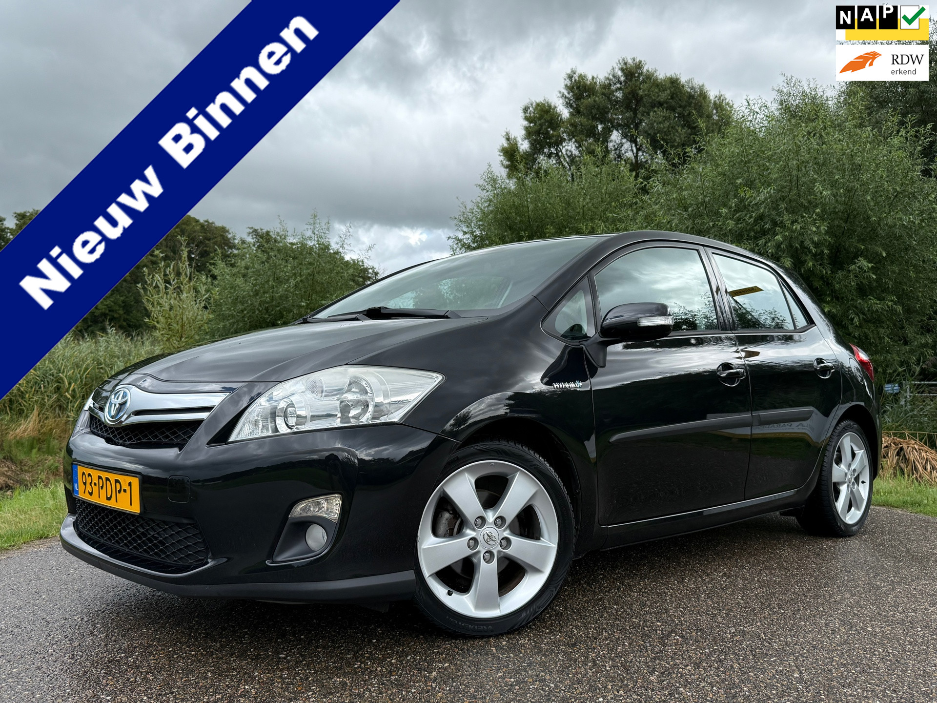 Toyota Toyota Auris 1.8 Full Hybrid Dynamic Automaat / 1e Eigenaar / Key-Less / Camera / Navi / Clima / Trekhaak / PDC / Cruise / LED / 2011 - voorkant