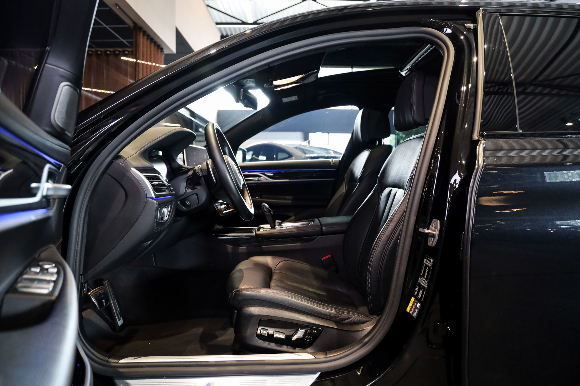 Foto van BMW 745e