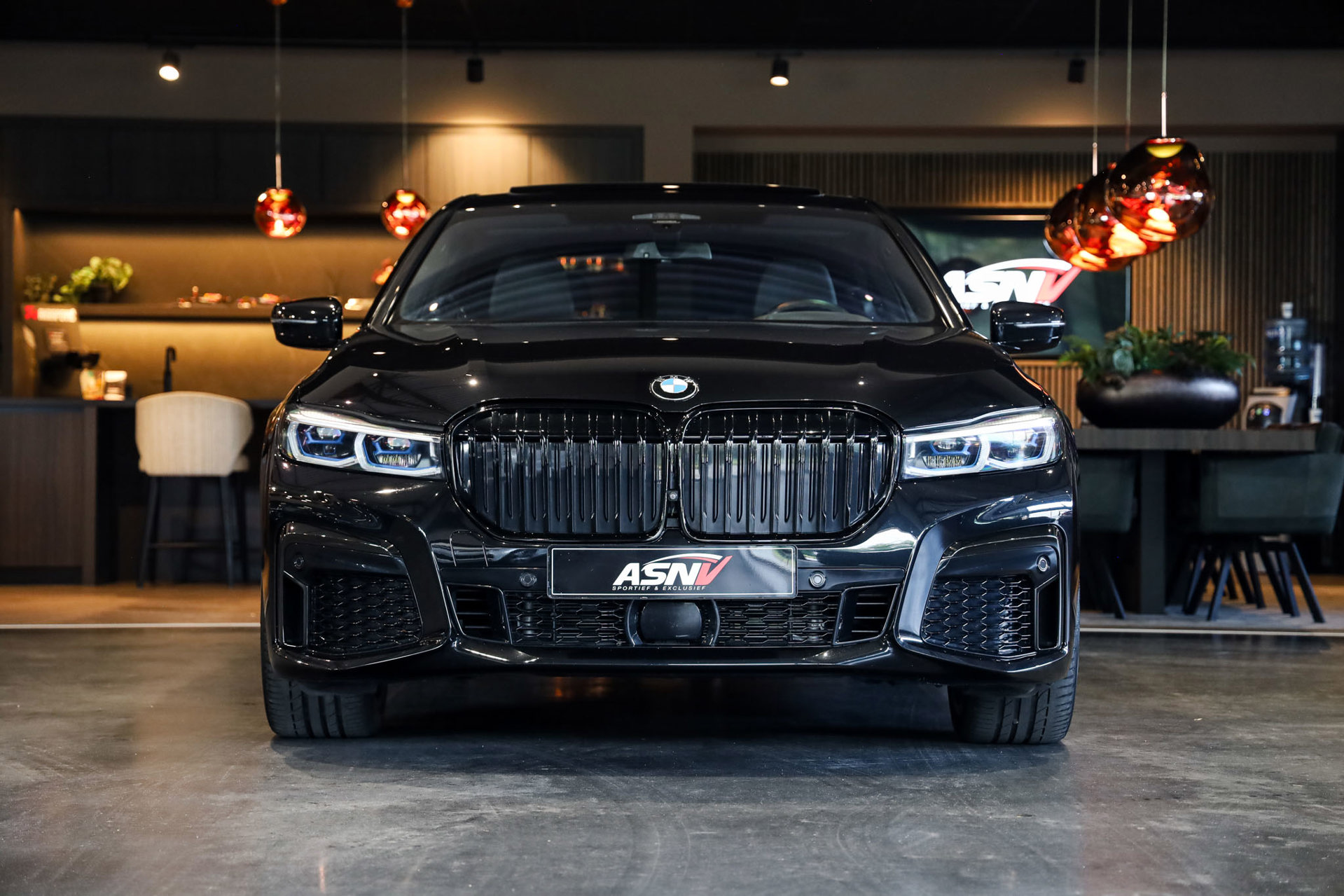 Foto van BMW 745e