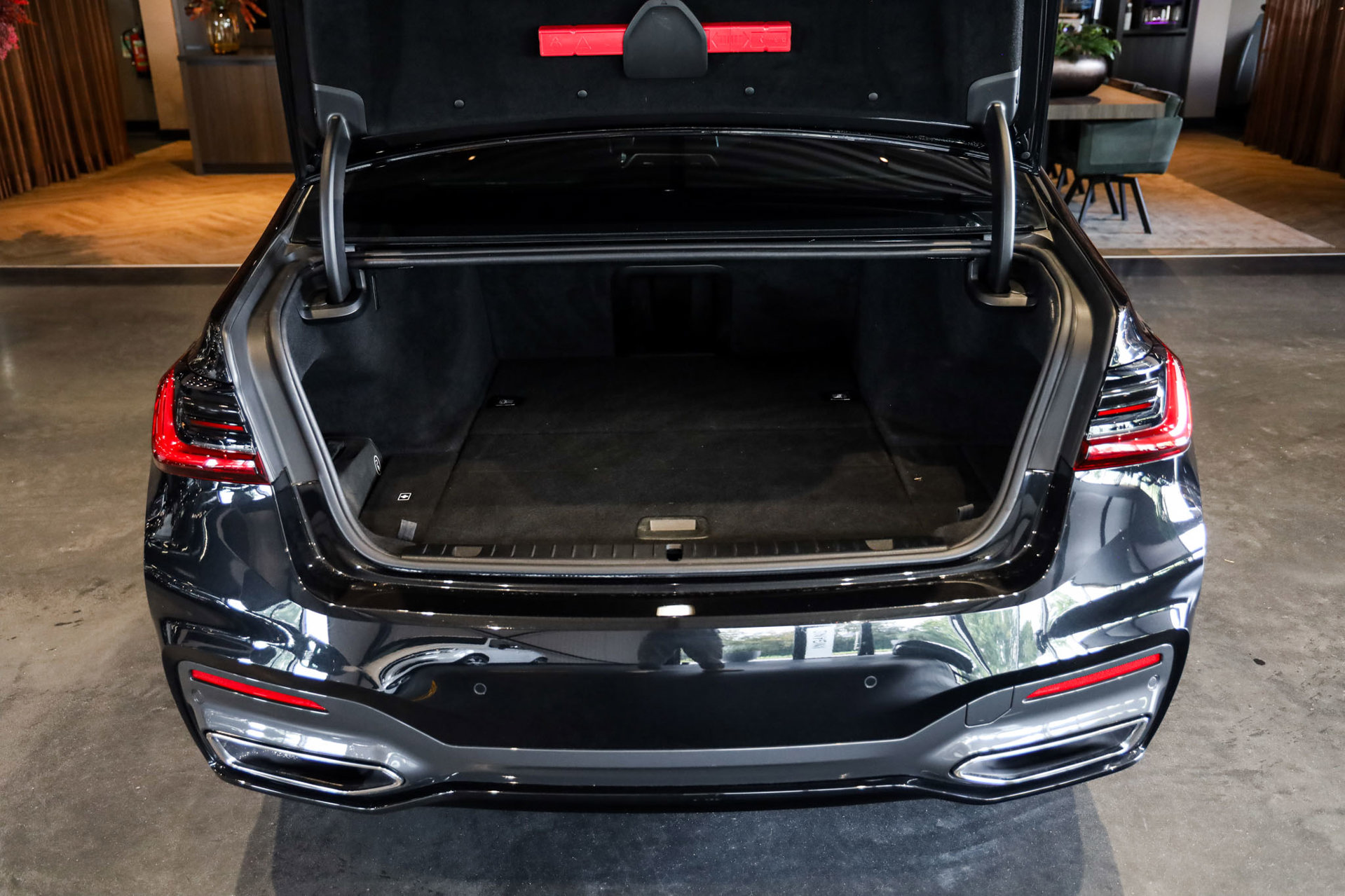 Foto van BMW 745e